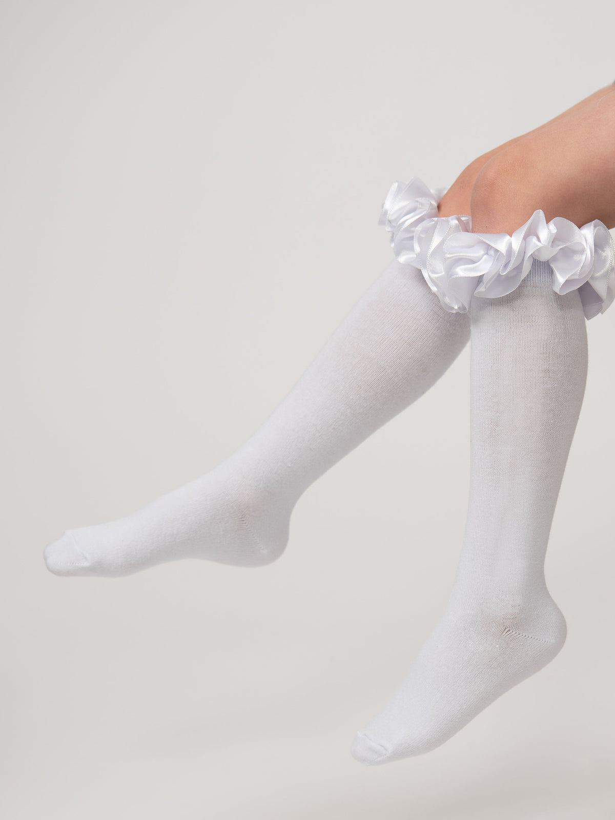 Caramelo Kids White Ruffle Knee Socks - Rose & Albert
