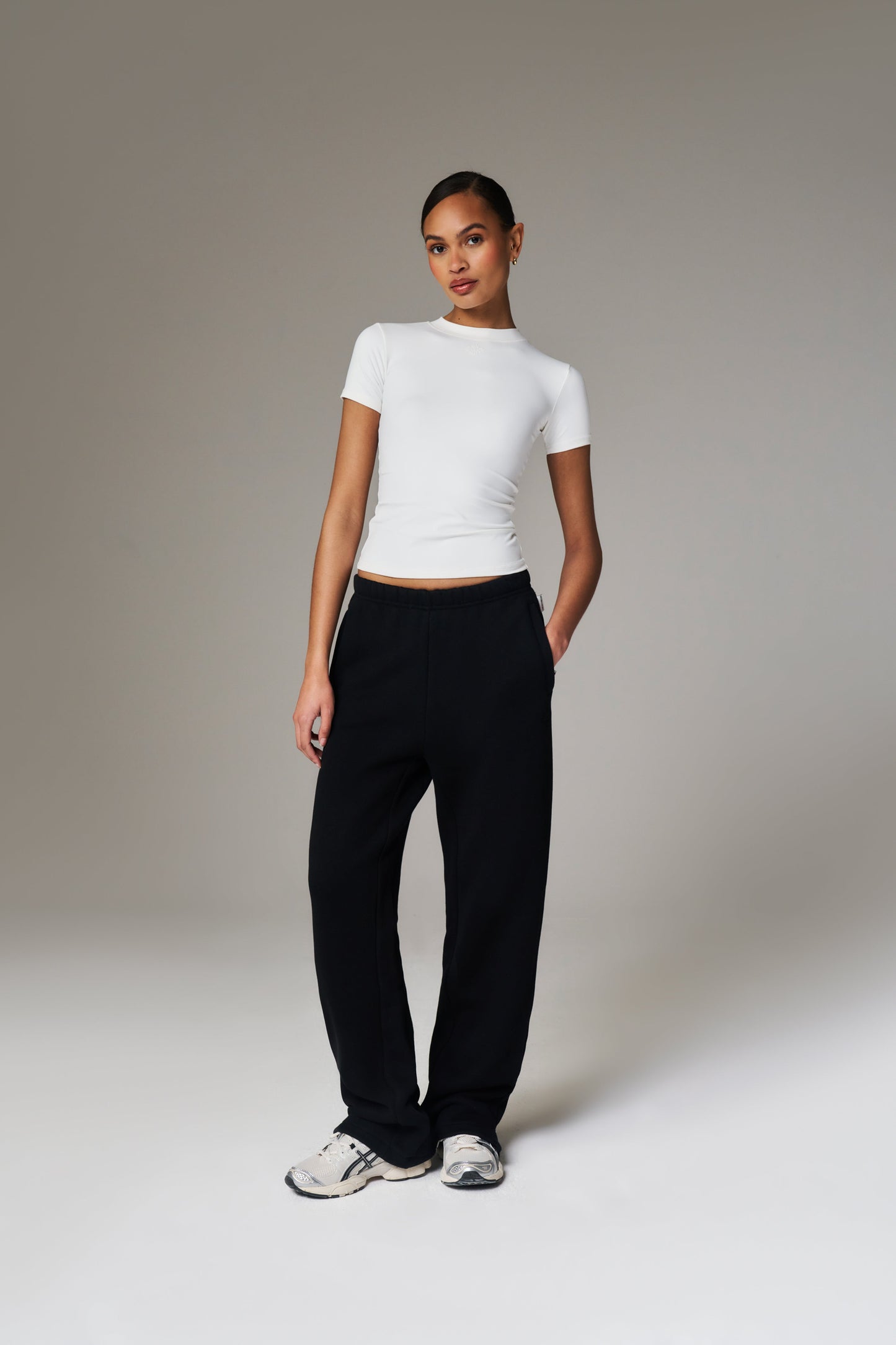 SCULPTING STRETCH EMBLEM BABY TEE - OFF WHITE