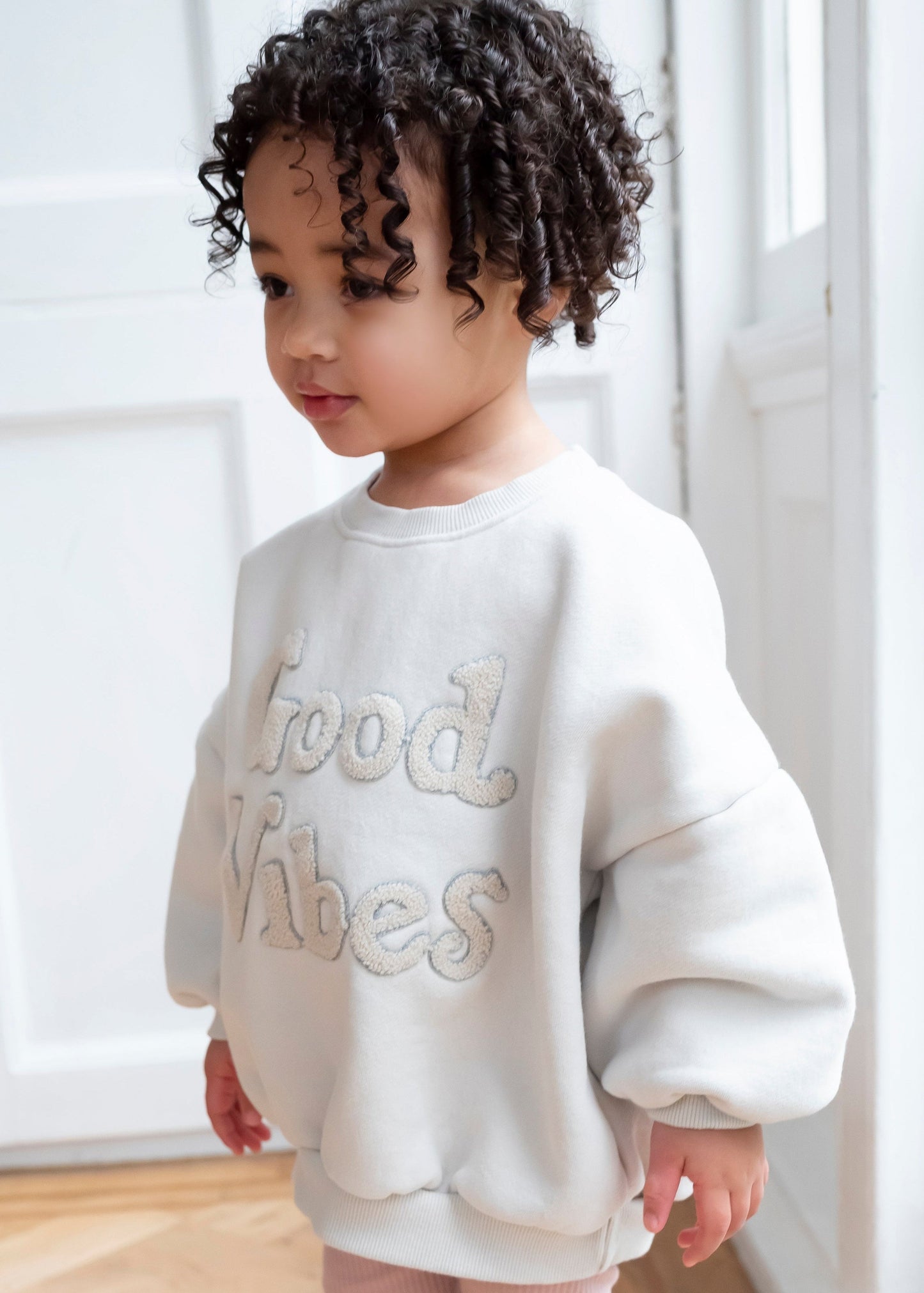 Good Vibes Sweatshirt Ecru in White