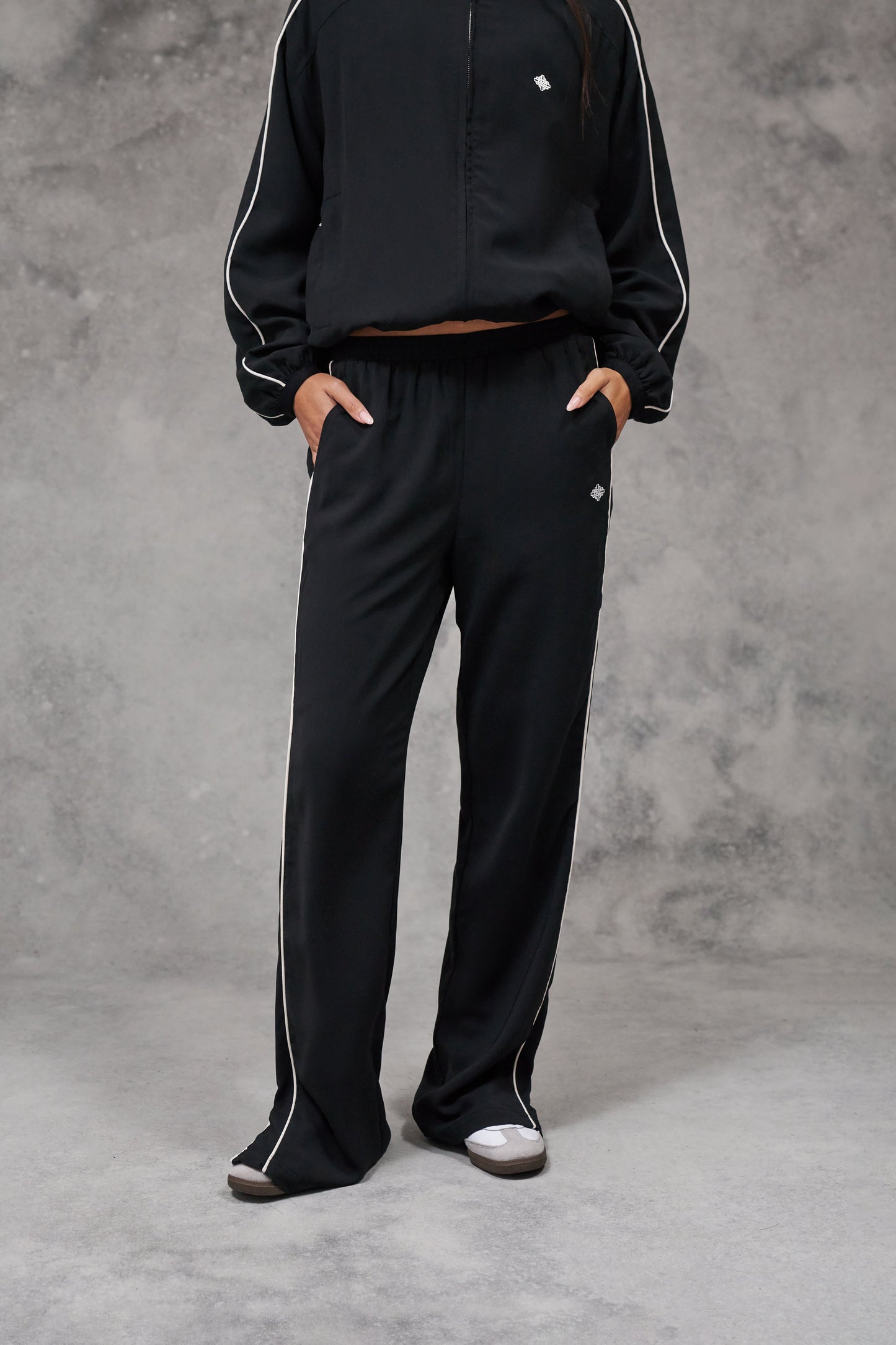 EMBLEM PIPED STRAIGHT LEG JOGGERS - BLACK