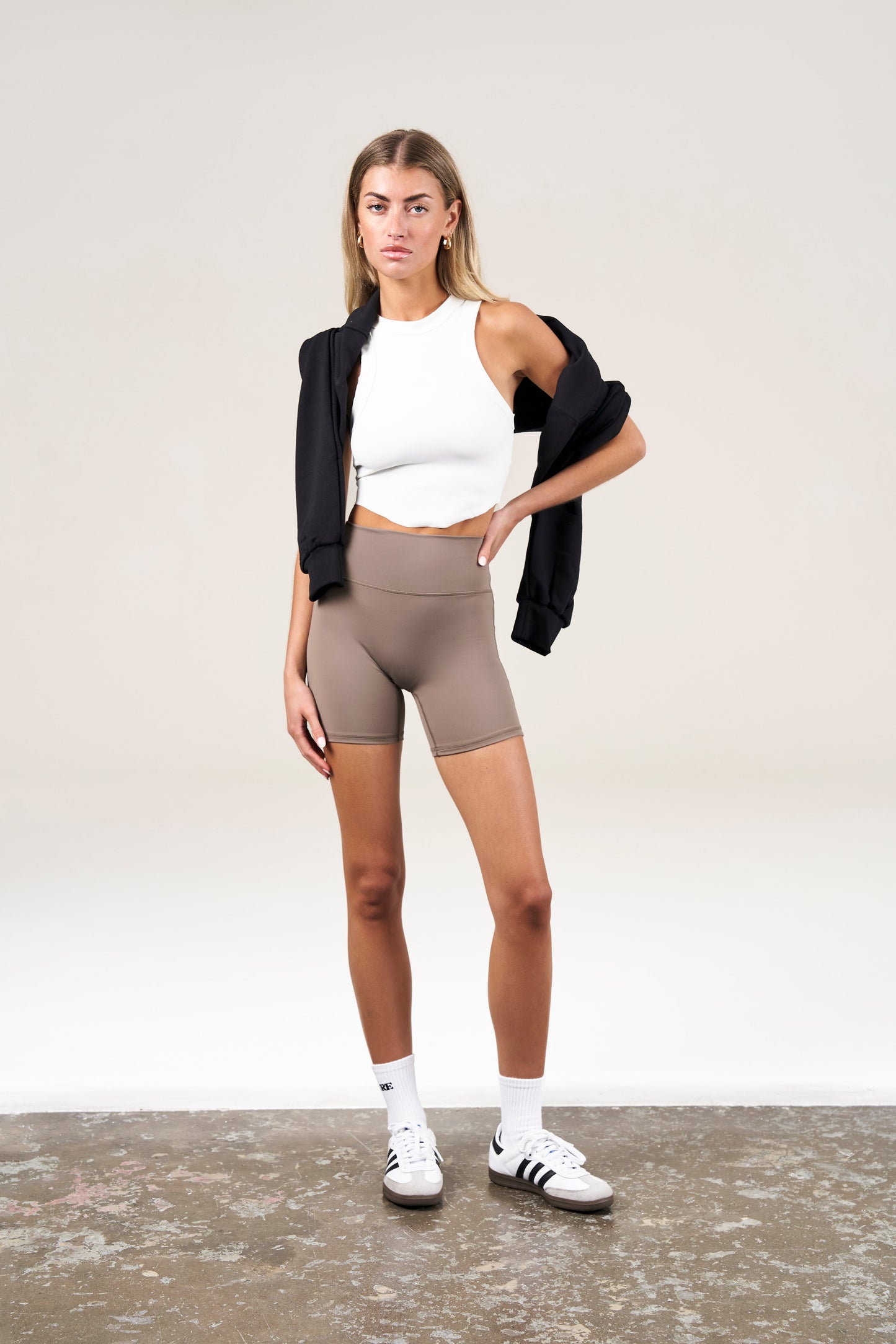 SCULPTING STRETCH EMBLEM RACER - OFF WHITE