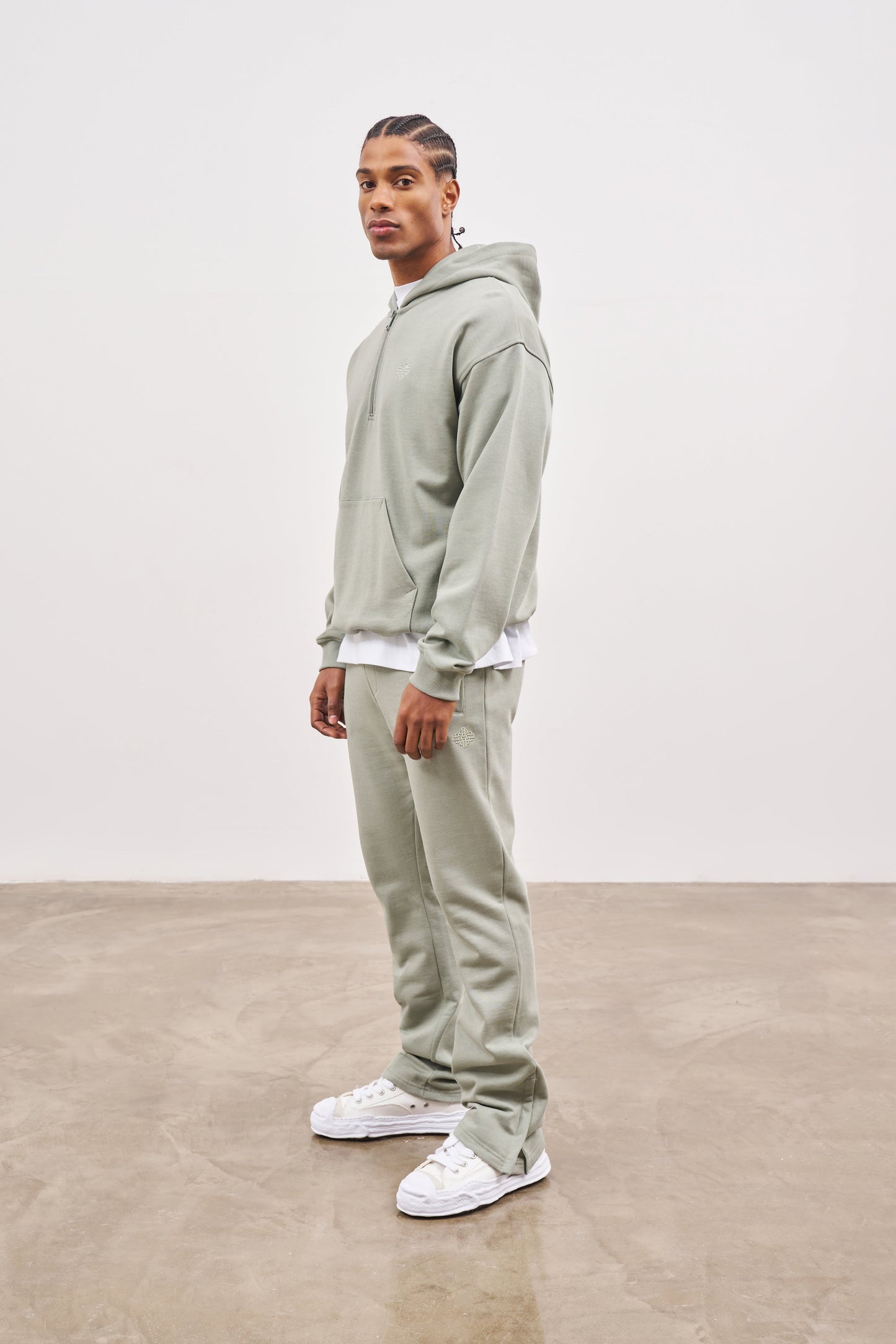 STRAIGHT LEG EMBROIDERED EMBLEM JOGGERS - KHAKI