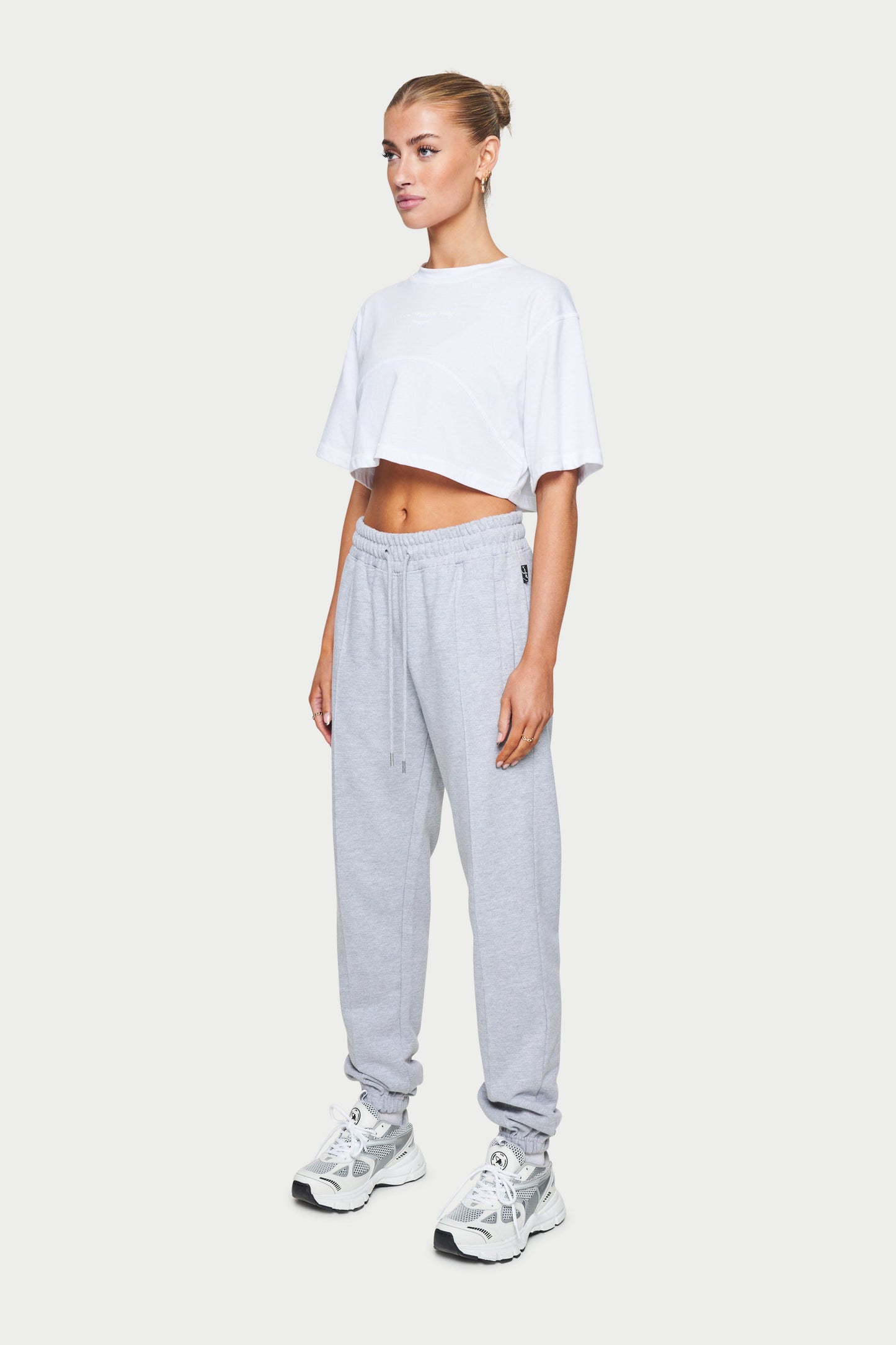 SCULPTING SEAM DETAIL CROP TEE - WHITE