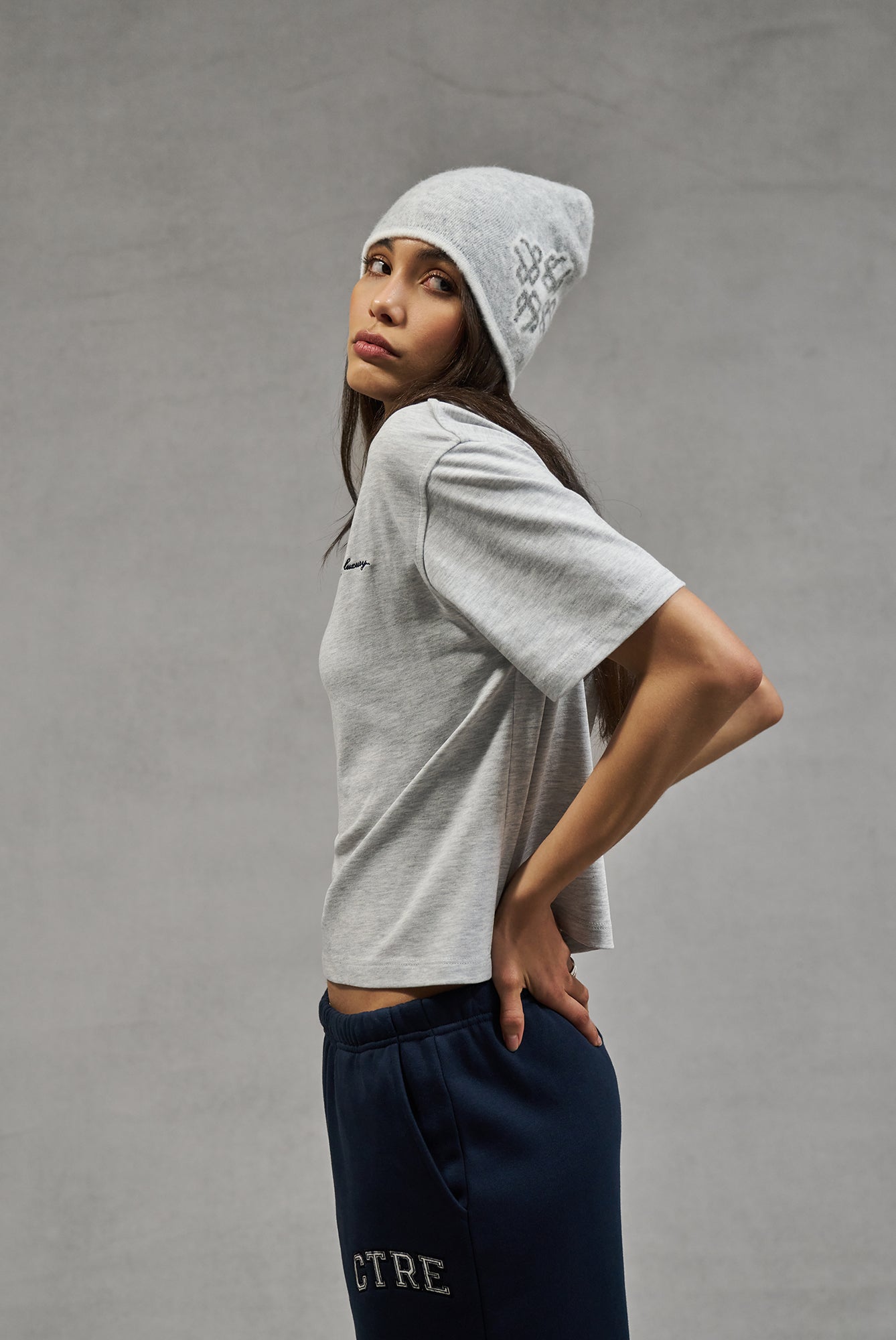 EMBLEM BEANIE - GREY