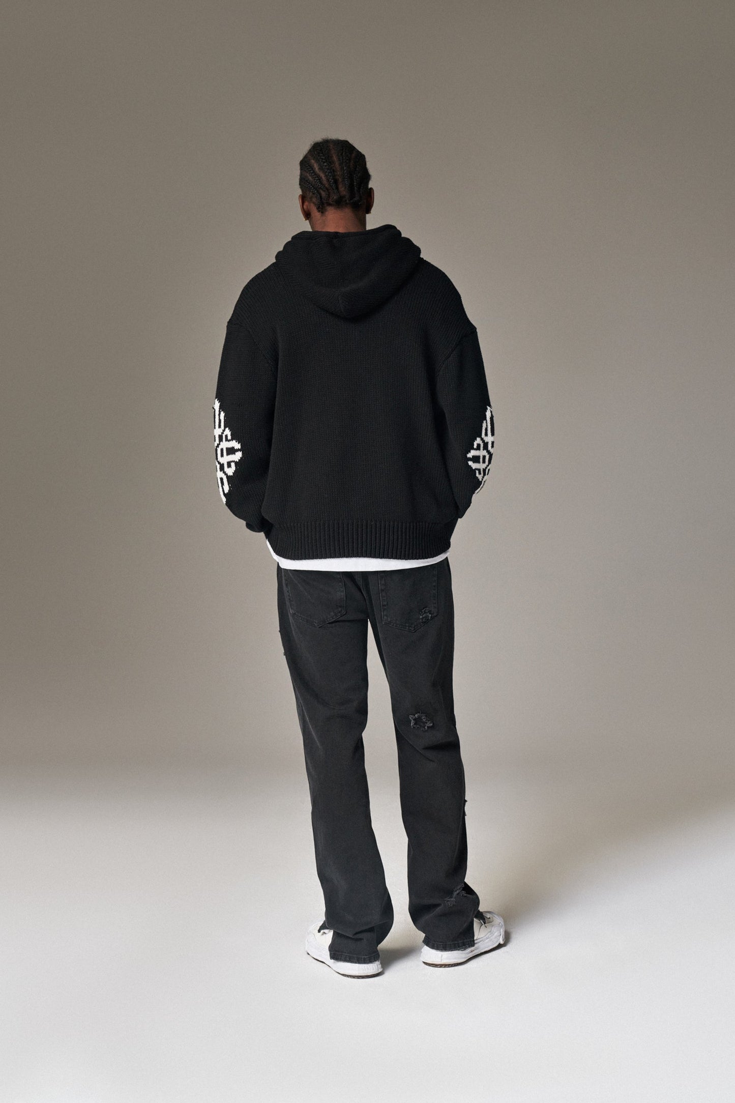 STAR APPLIQUE DENIM JEANS - WASHED BLACK