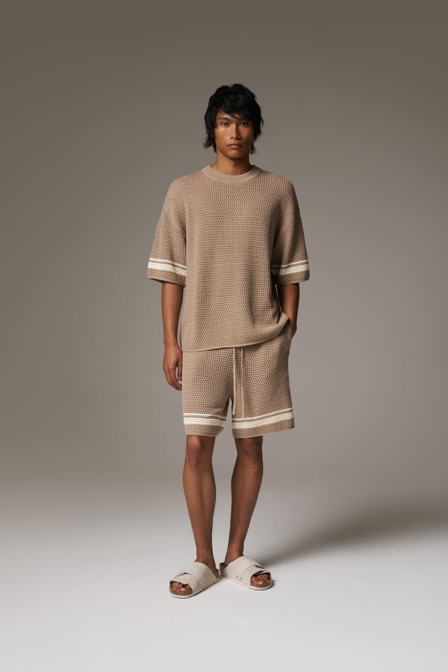 CROCHET KNITTED CONTRAST STRIPE SHORTS - BROWN