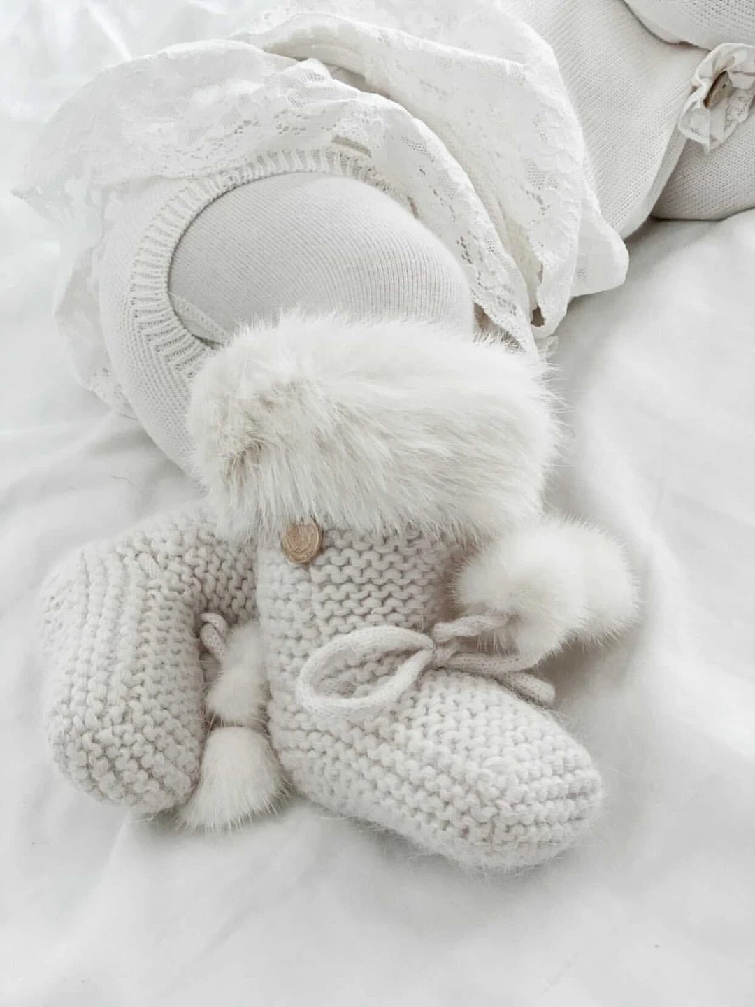 Petite Maison Kids Ivory Angora Valenki Booties - Rose & Albert
