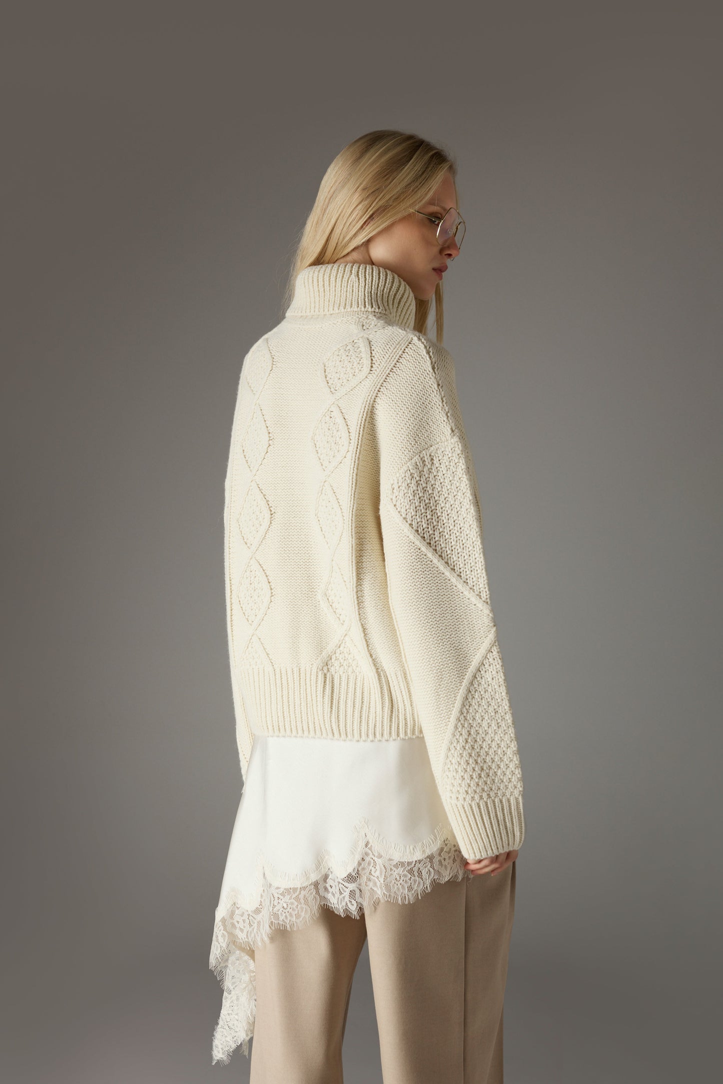 ROLL NECK EMBLEM JUMPER - CREAM