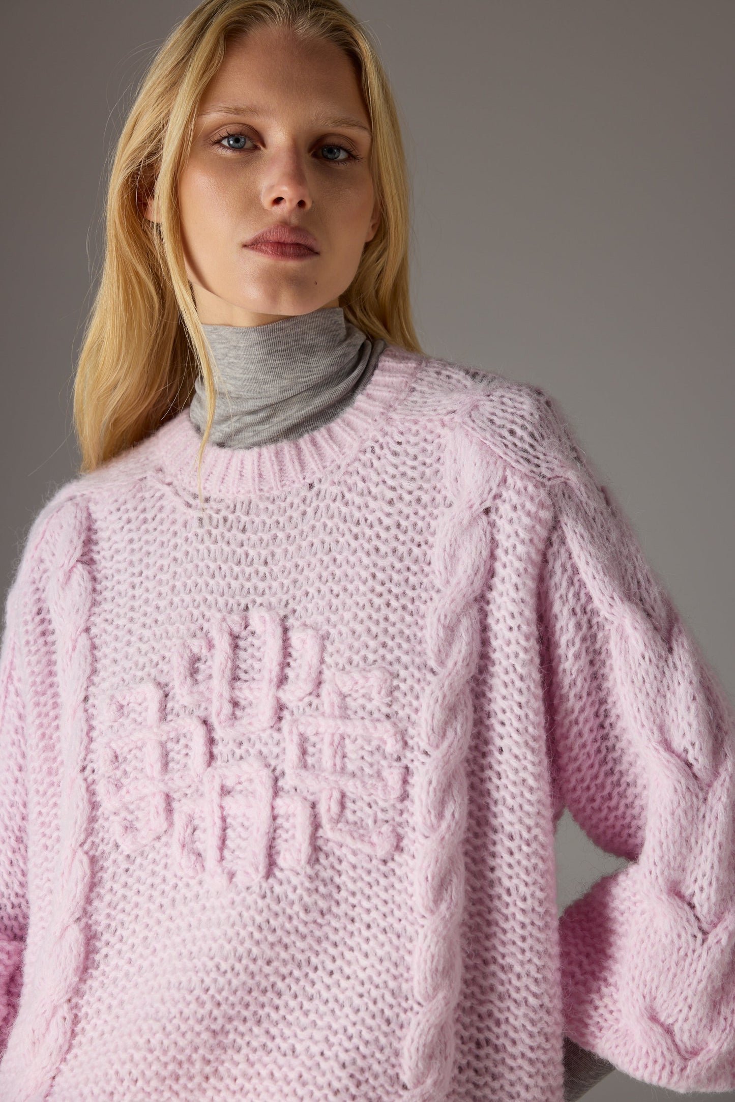 EMBLEM PLAITED OVERSIZED KNIT JUMPER - PINK