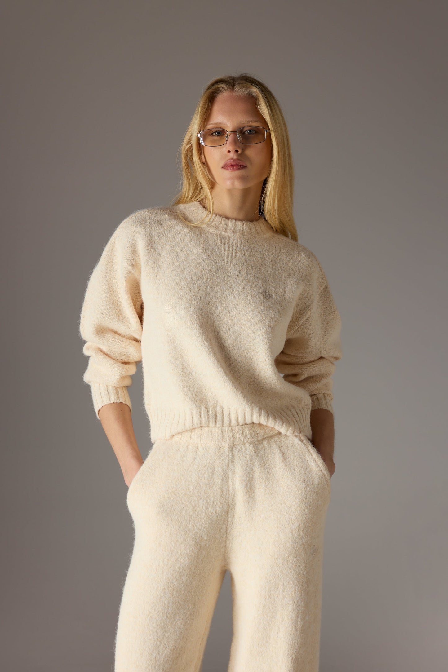 EMBLEM EMBROIDERED KNITTED CREW - BUTTERMILK