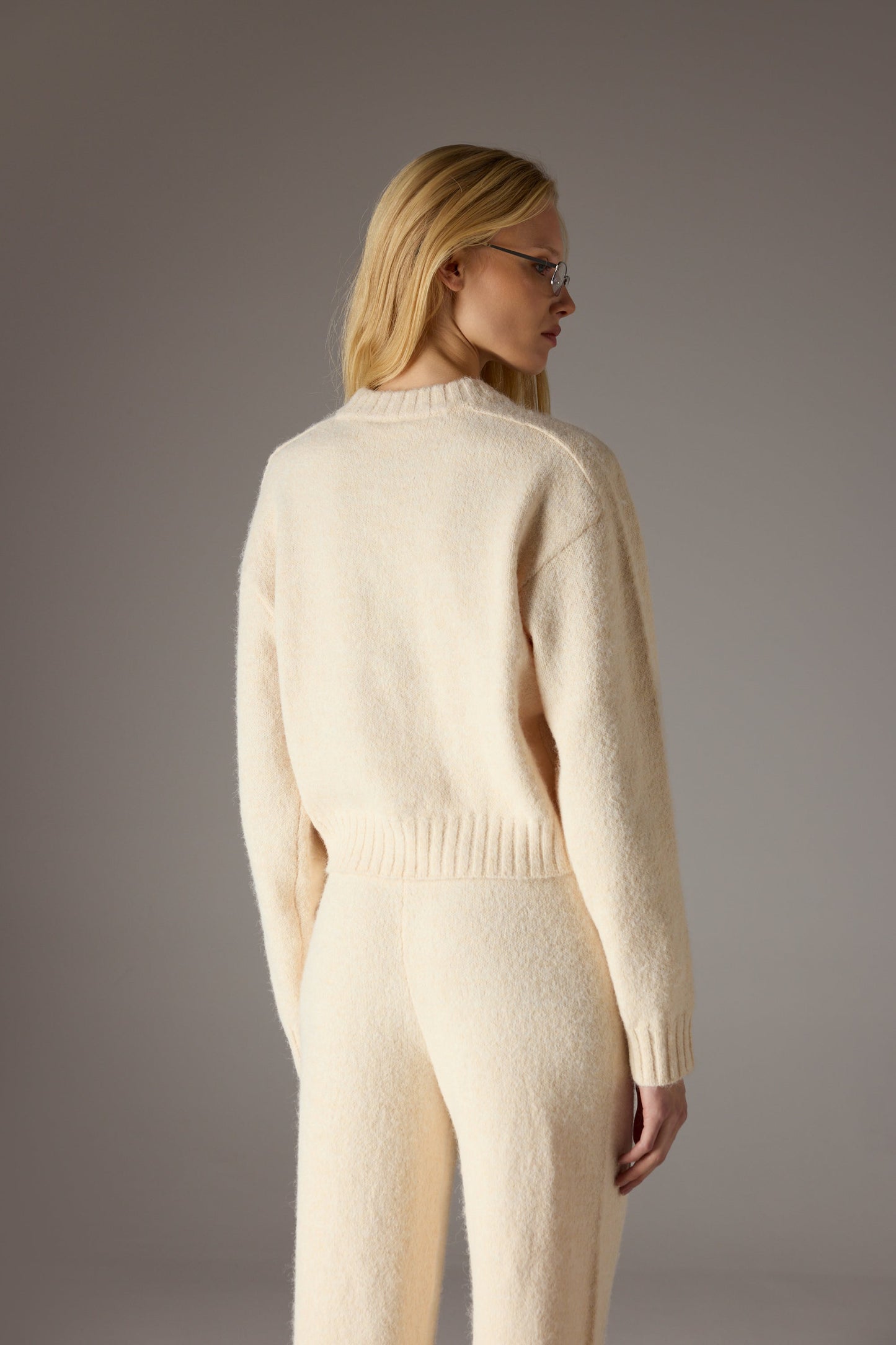 EMBLEM EMBROIDERED KNITTED CREW - BUTTERMILK