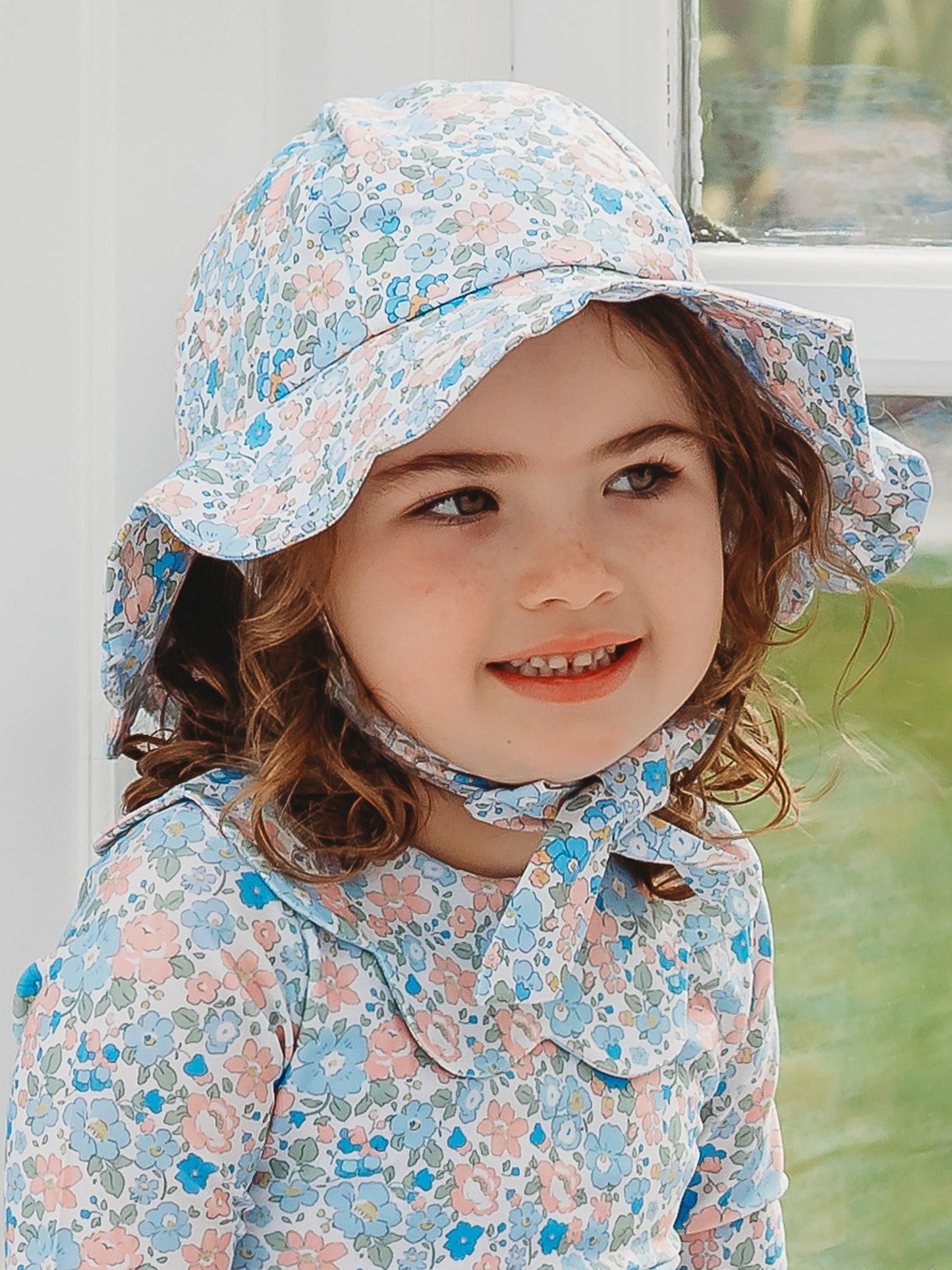 'Betsy' petal sunhat - Rose & Albert