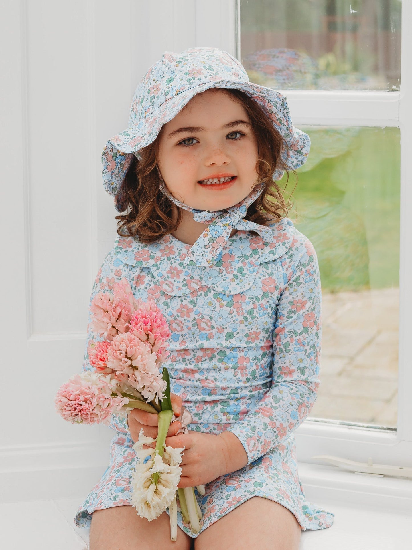 'Betsy' petal sunhat - Rose & Albert