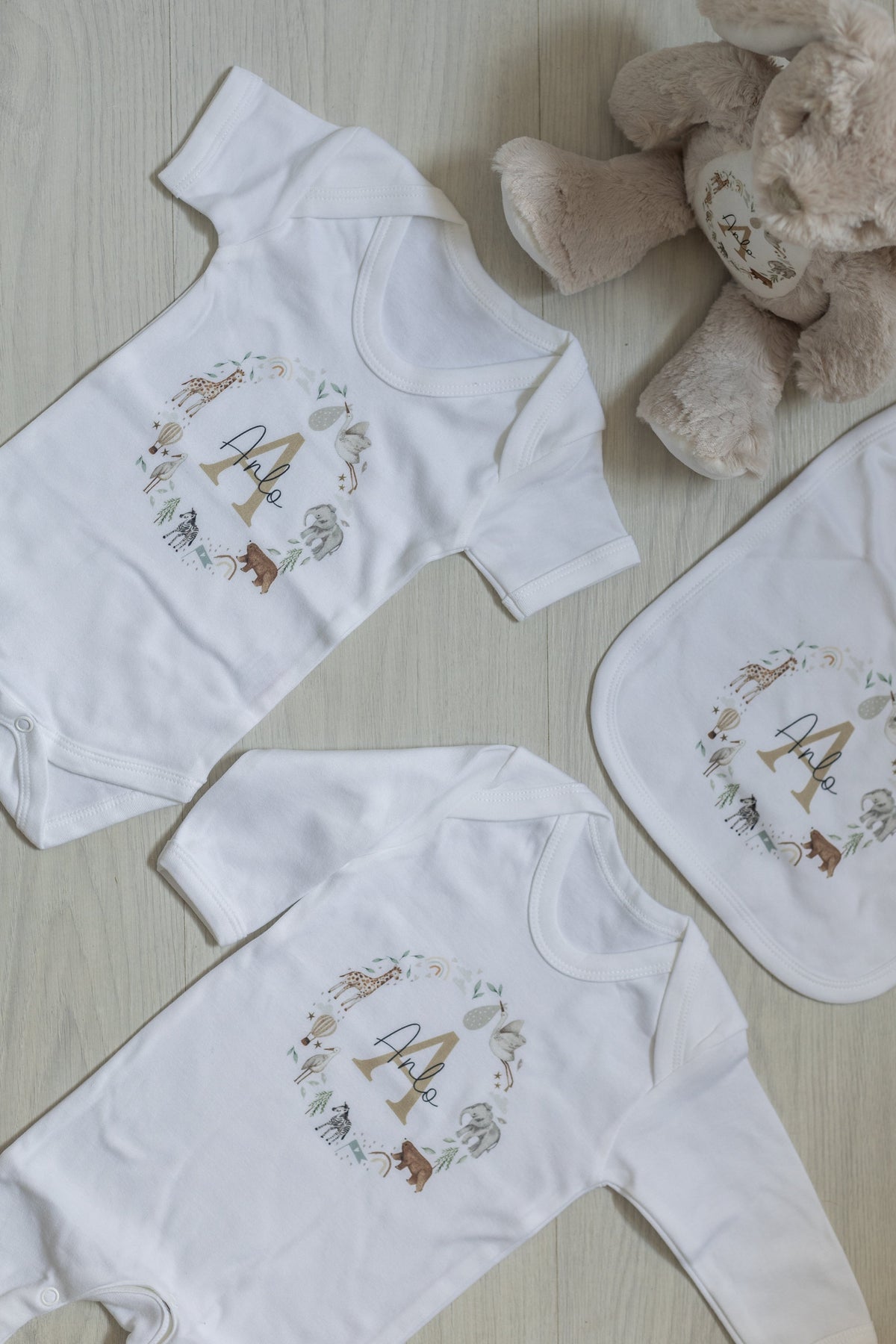 New Baby Gift Set - Nude Jungle Wreath Design