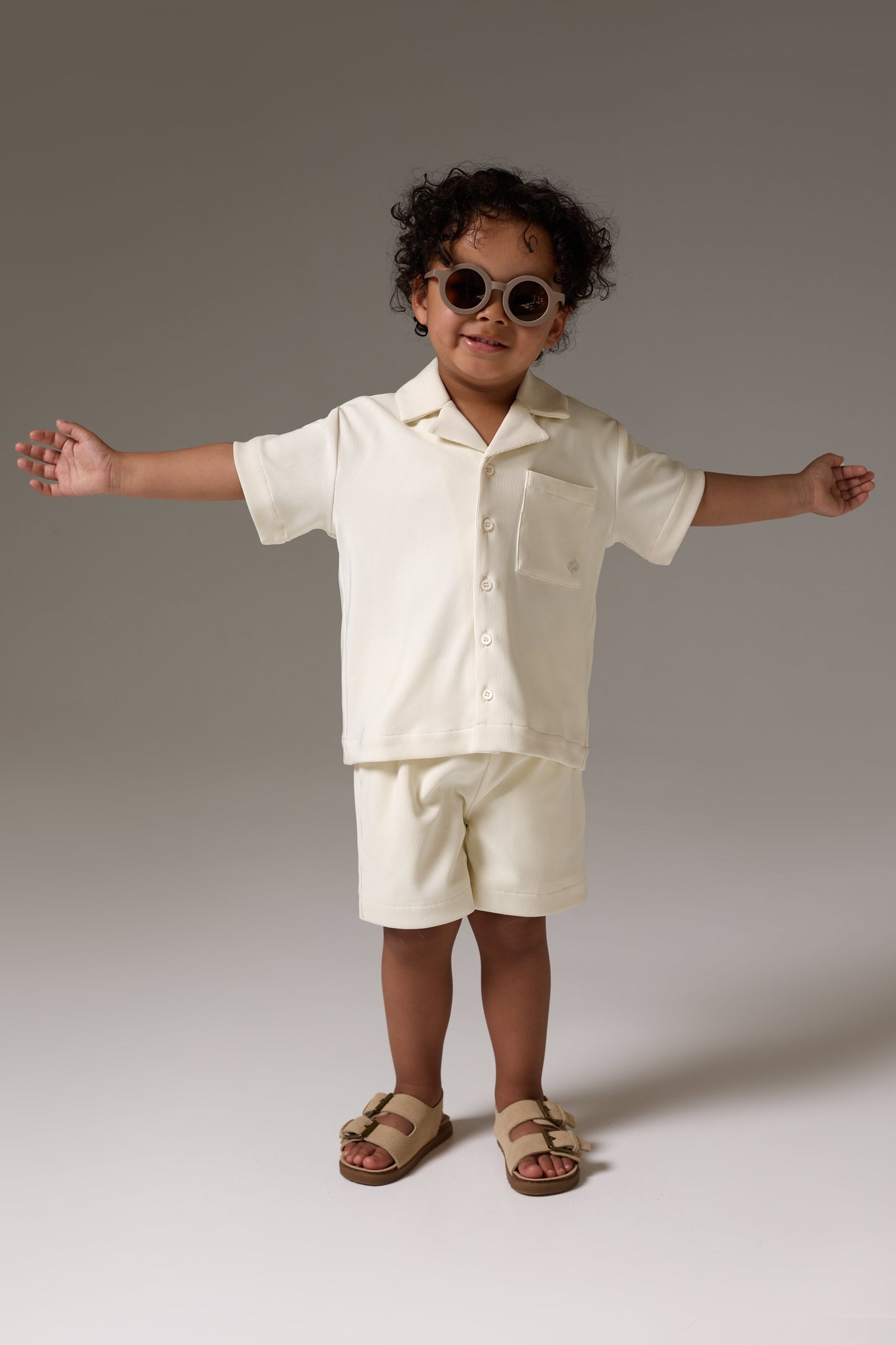 KIDS RIBBED SHORTS - STONE