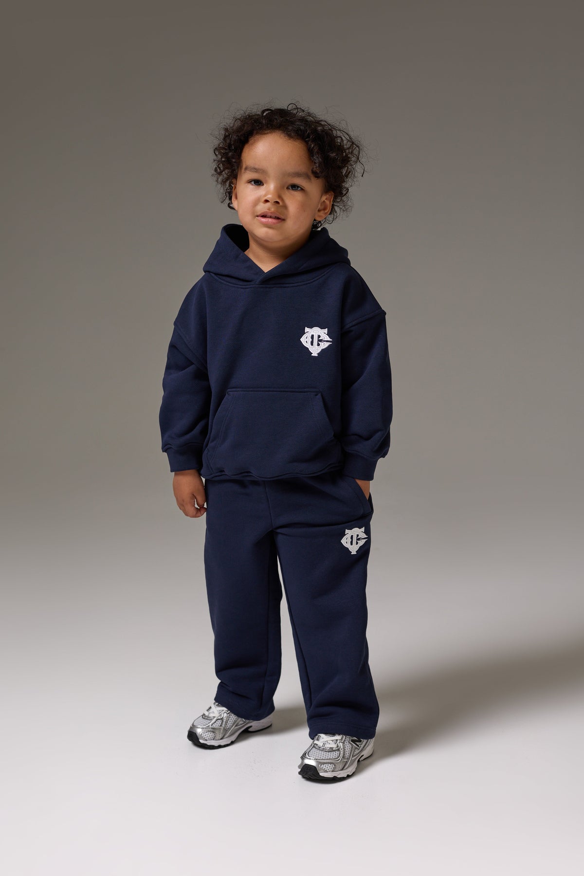 KIDS MONOGRAM EMBLEM APPLIQUE JOGGERS - NAVY