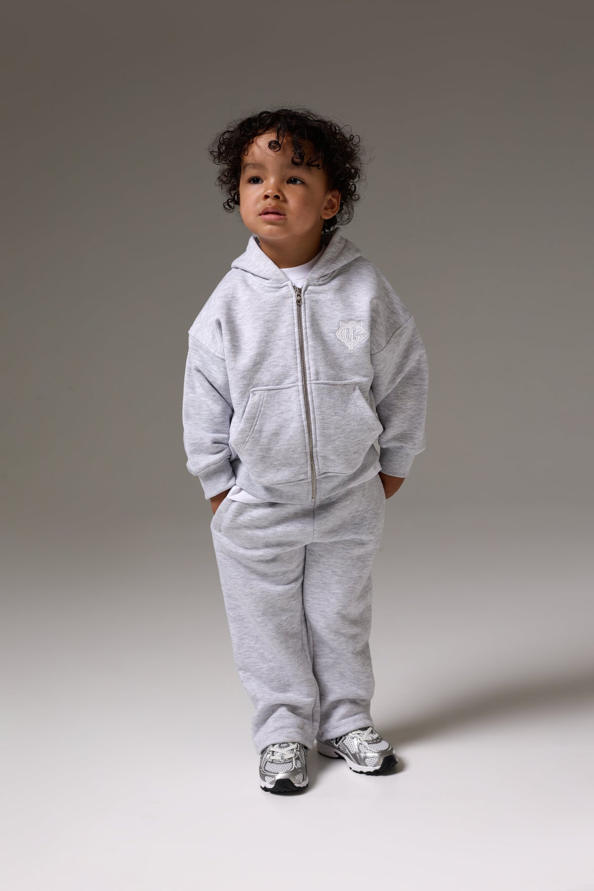 KIDS MONOGRAM EMBLEM APPLIQUE JOGGERS - GREY MARL