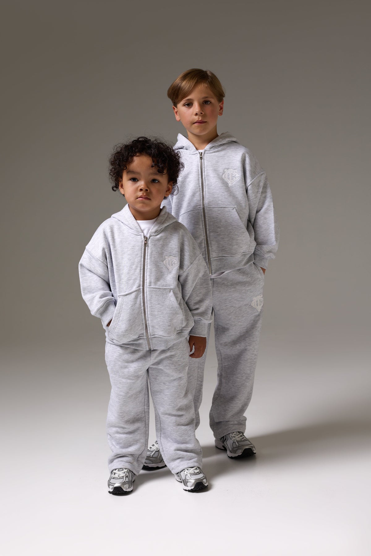 KIDS MONOGRAM EMBLEM APPLIQUE JOGGERS - GREY MARL