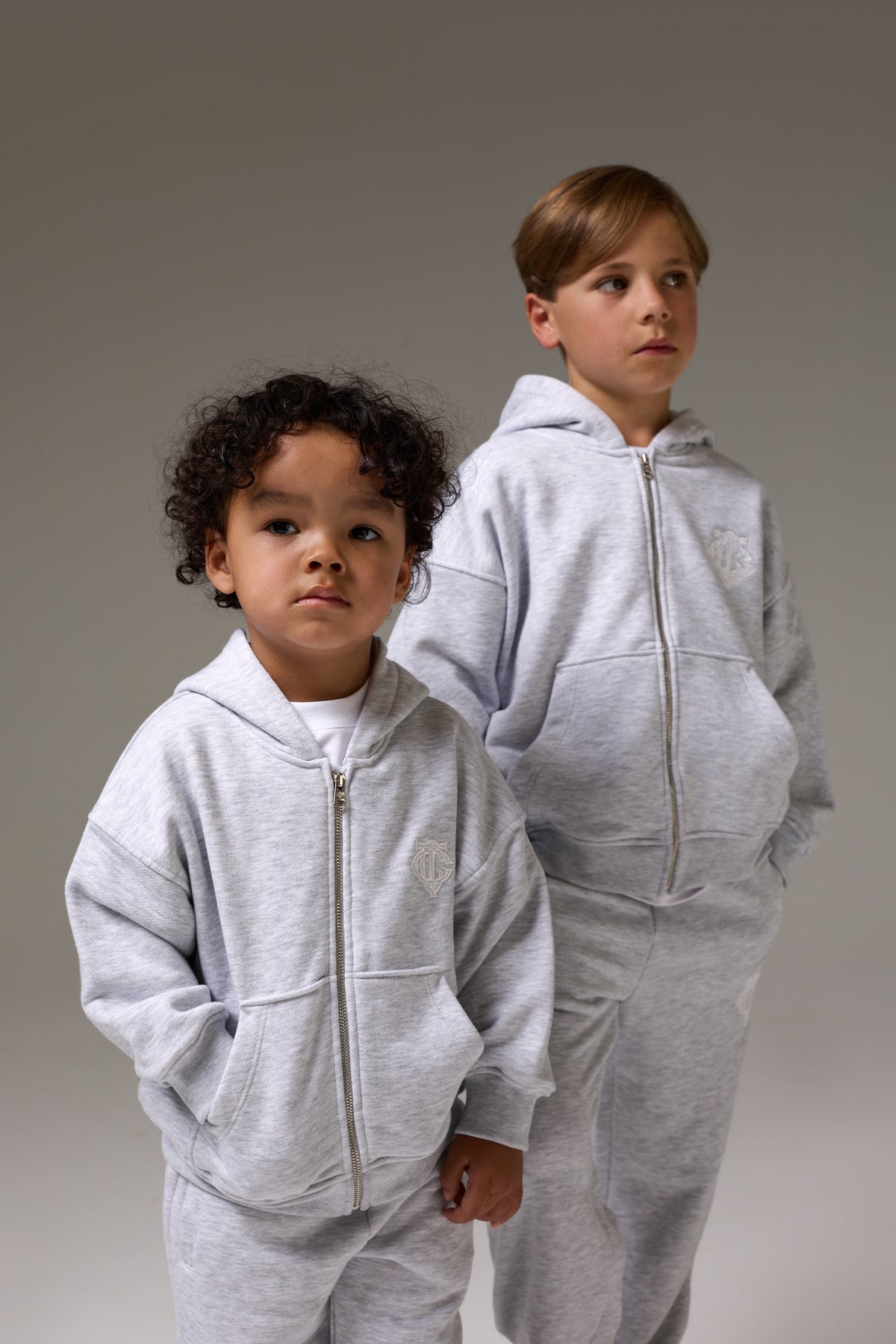 KIDS ZIP THROUGH MONOGRAM EMBLEM APPLIQUE HOODIE - GREY MARL