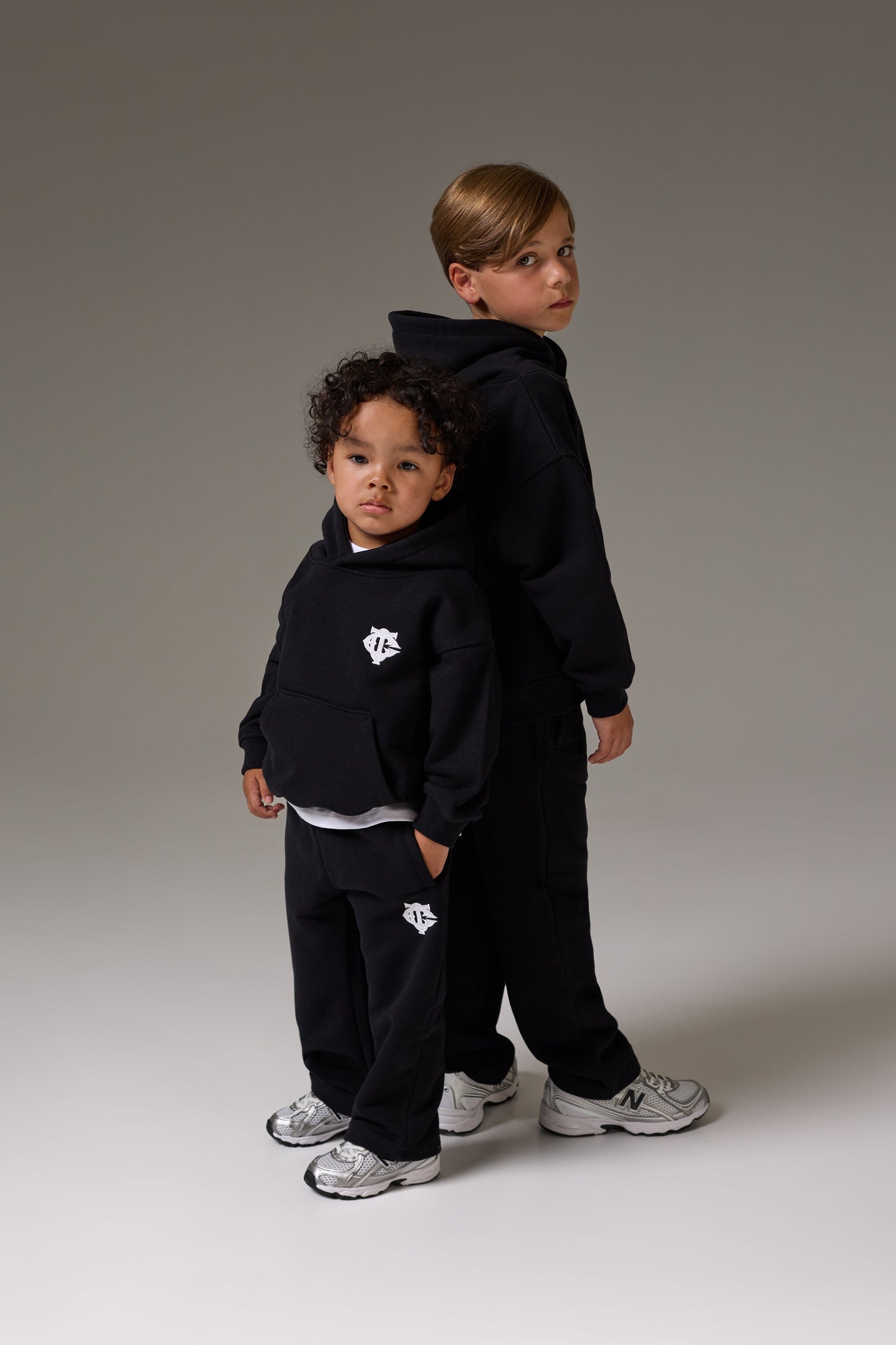 KIDS MONOGRAM EMBLEM APPLIQUE JOGGERS - BLACK
