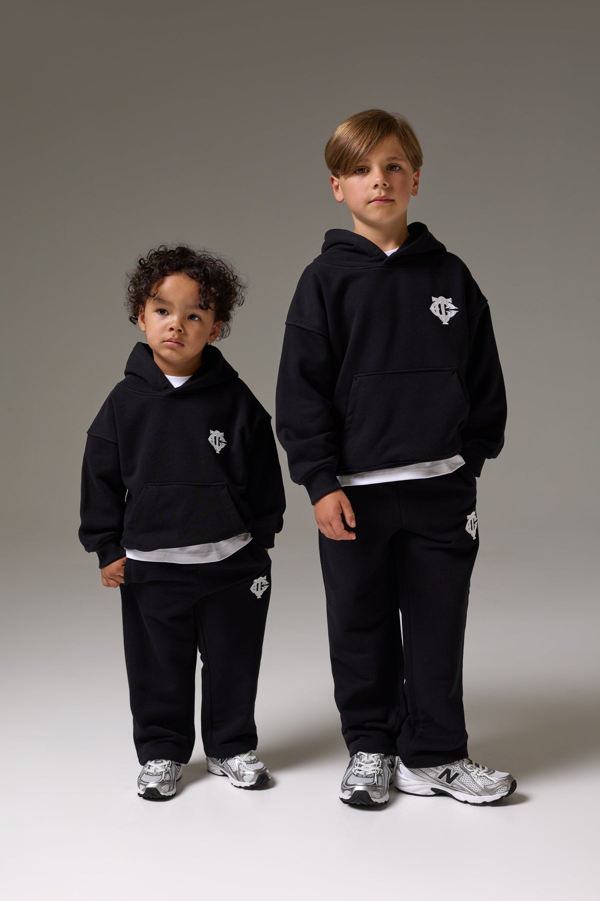 KIDS MONOGRAM EMBLEM APPLIQUE HOODIE - BLACK