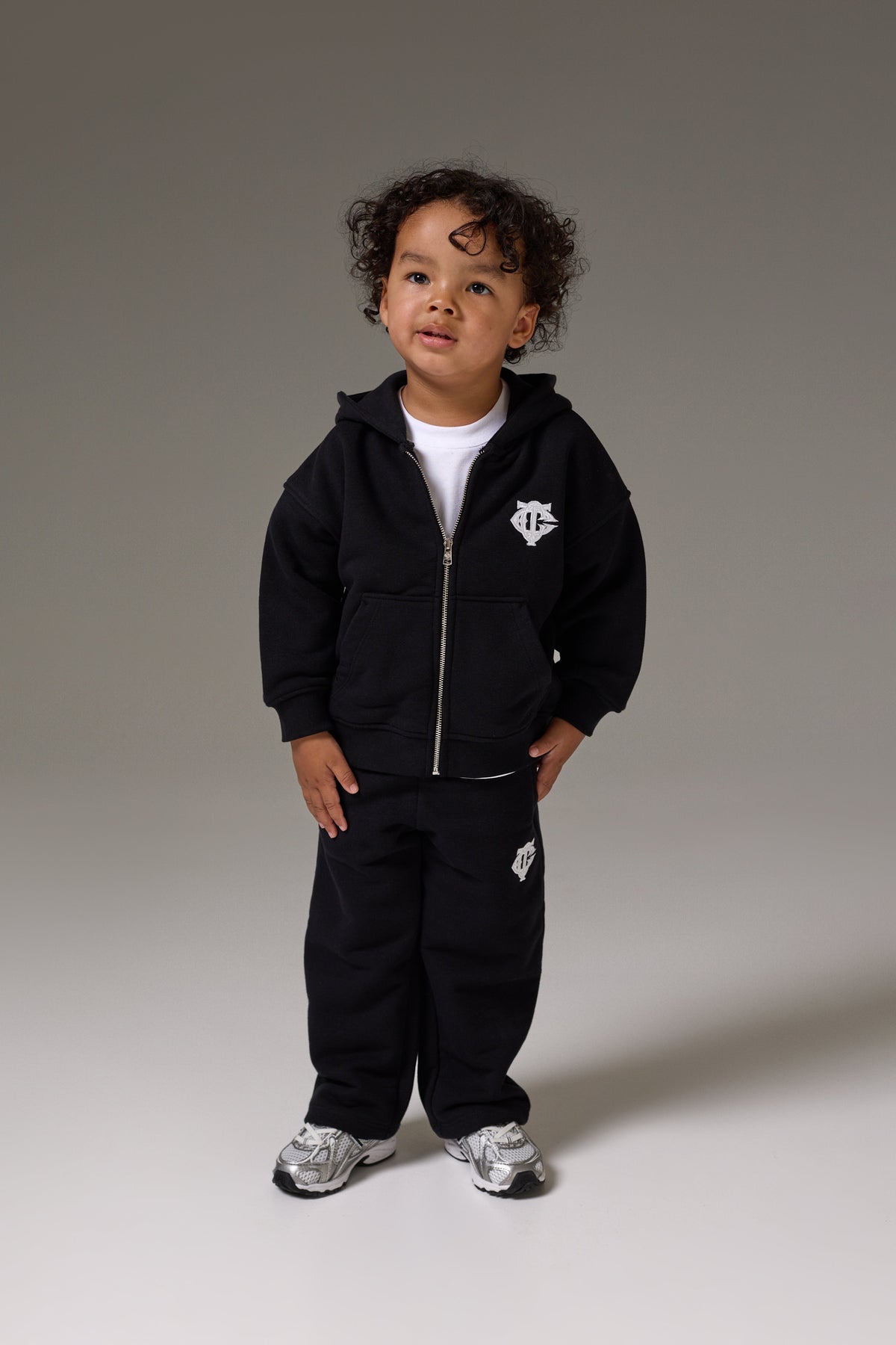 KIDS ZIP THROUGH MONOGRAM EMBLEM APPLIQUE HOODIE - BLACK