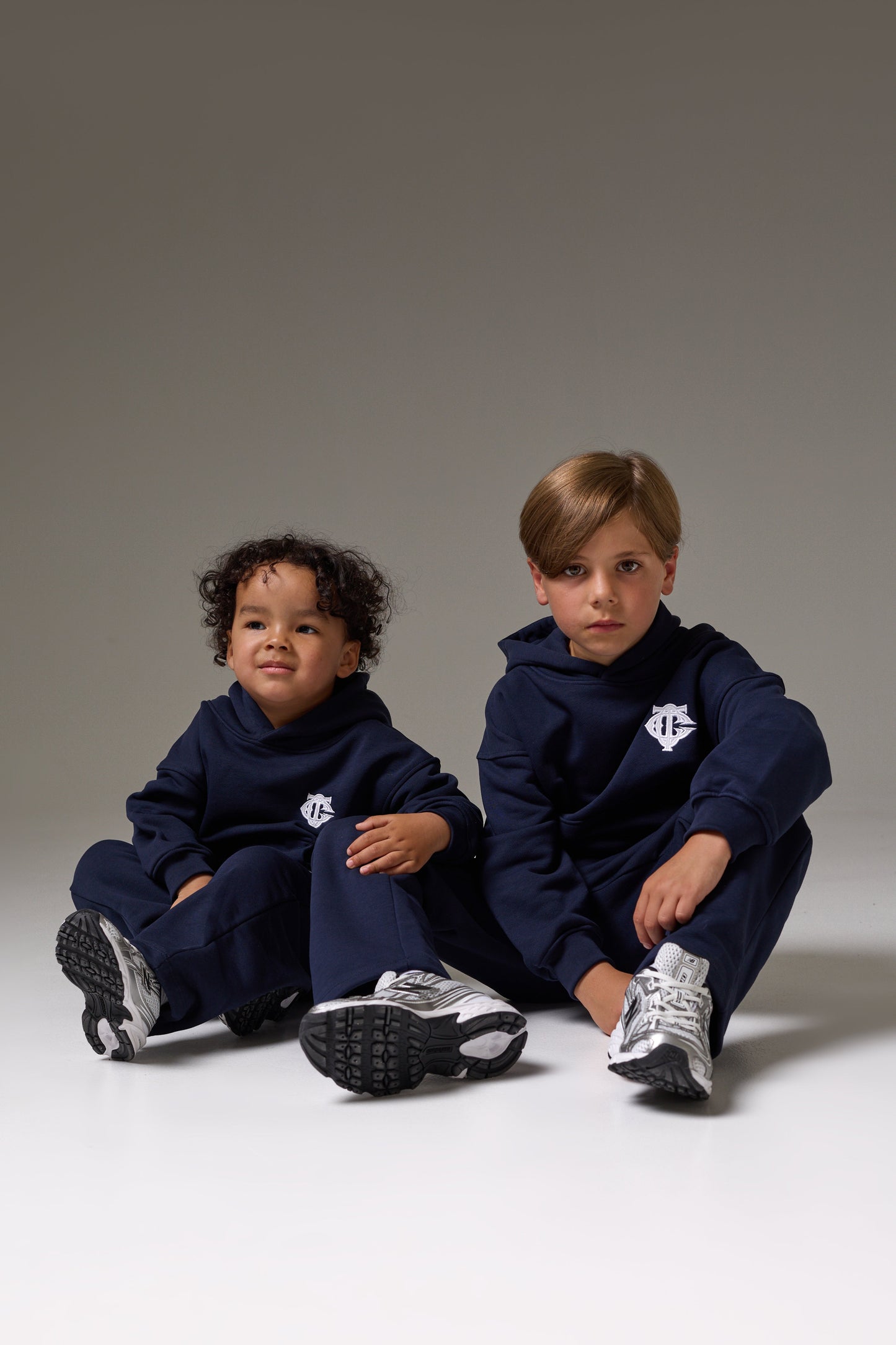 KIDS MONOGRAM EMBLEM APPLIQUE HOODIE - NAVY