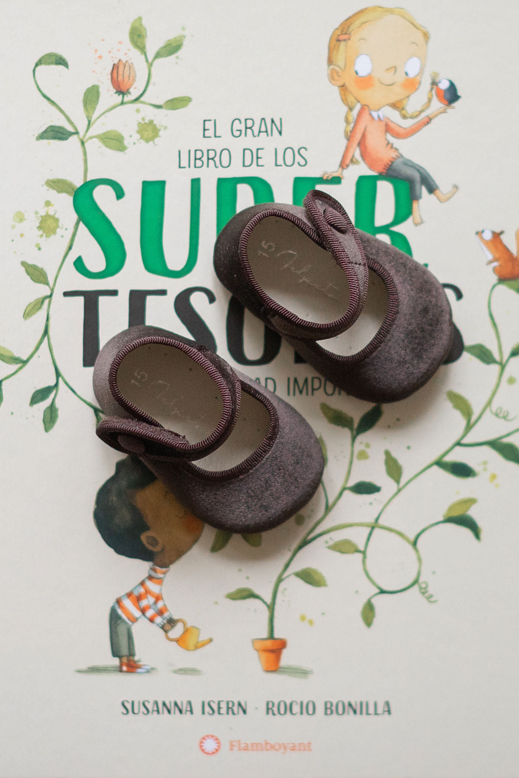 Mary Jane pram shoes in chocolate velvet