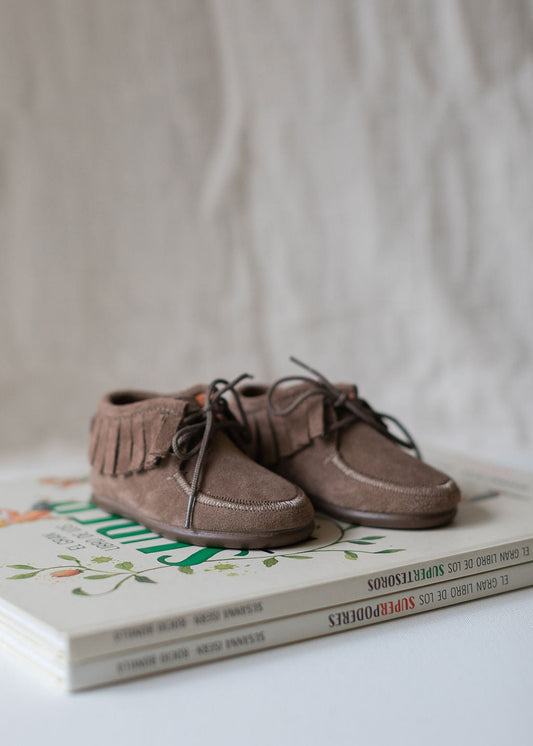 Boots in with Fringe in Beige