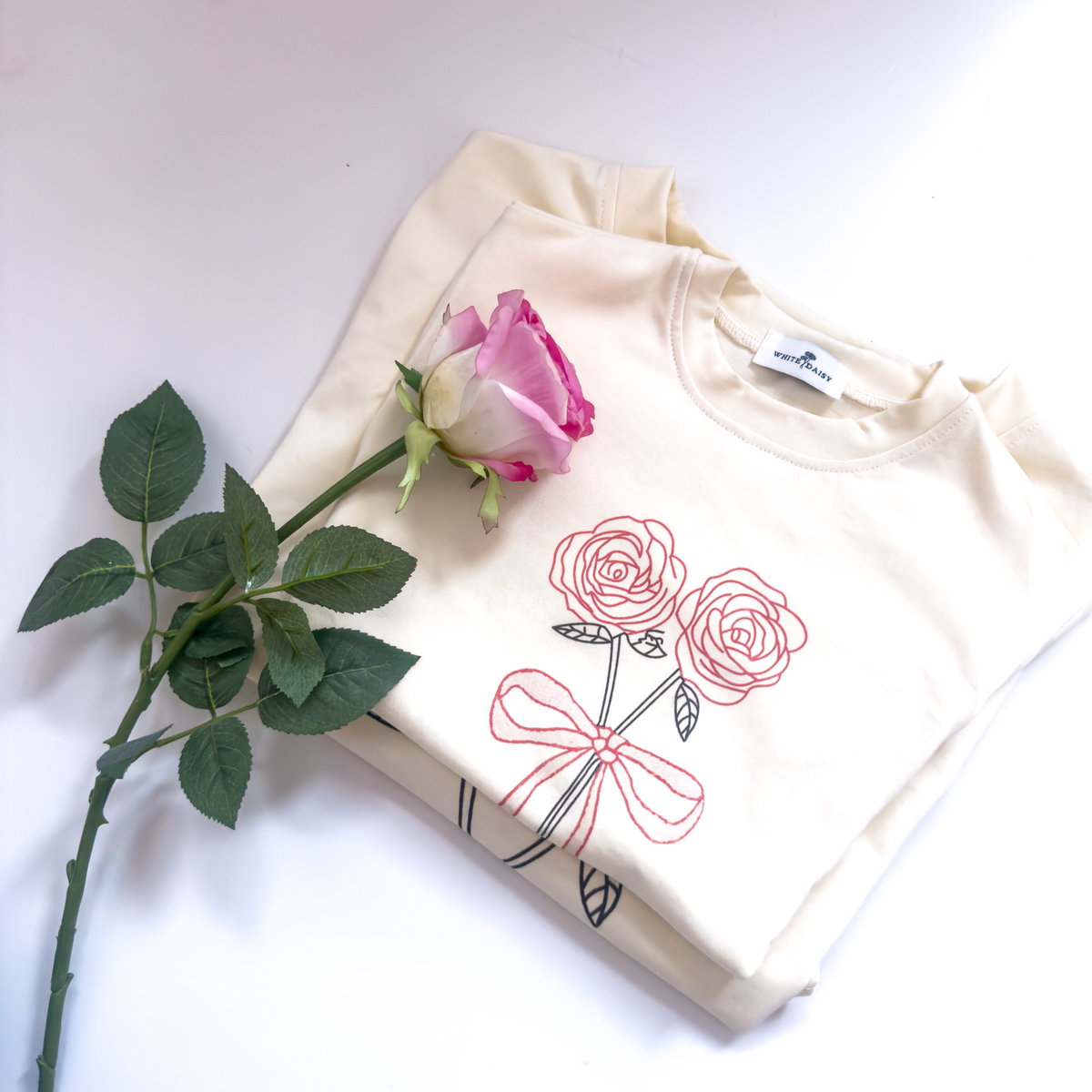 Rose Graphic Tee, Mummy & Mini — White Daisy