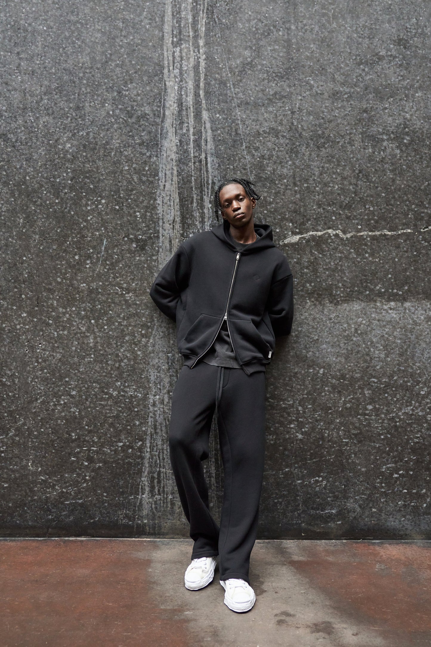 LAUNDERED CLASSICS ZIP THROUGH HOODIE - WASHED BLACK