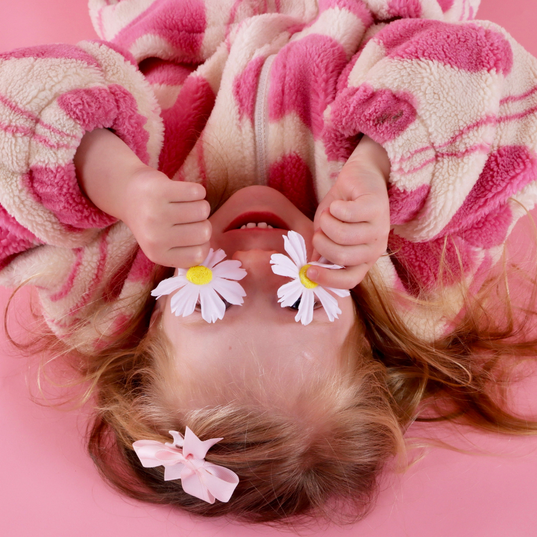 Oversized pink heart-print winter fleece — White Daisy