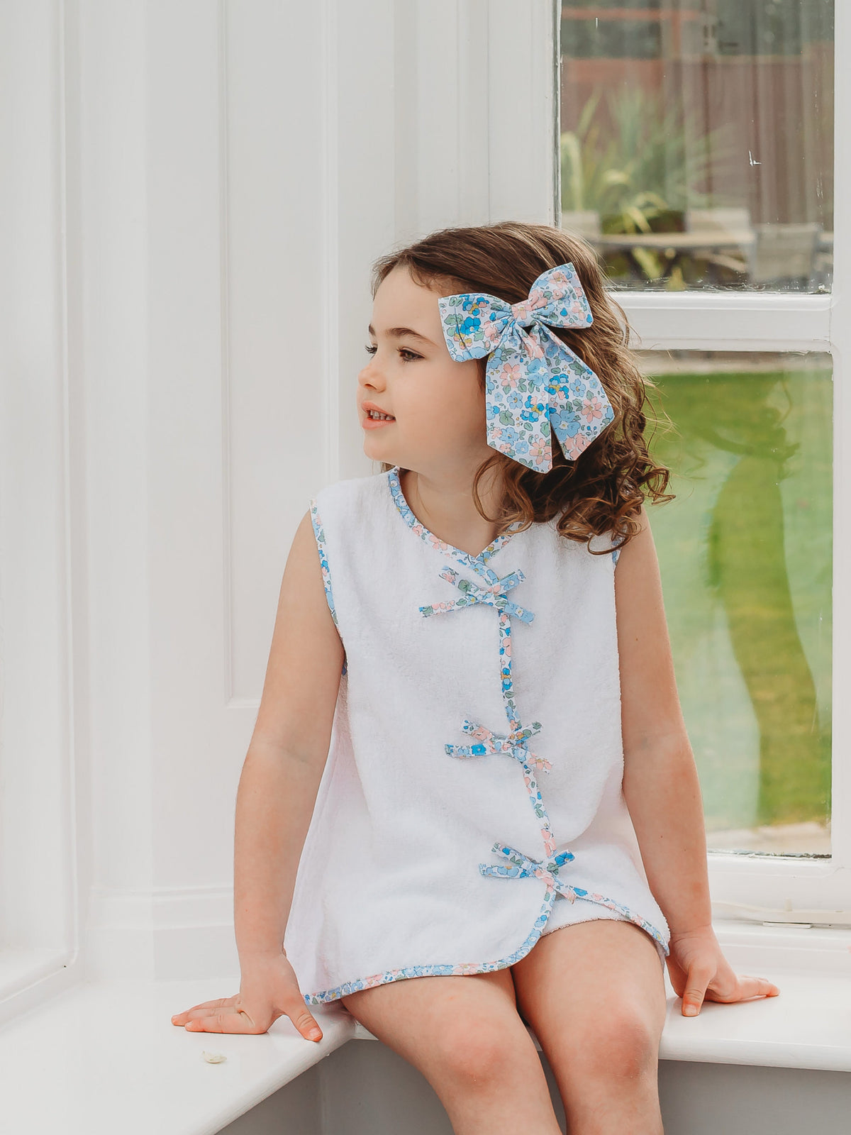 'Betsy' floral large bow - Rose & Albert