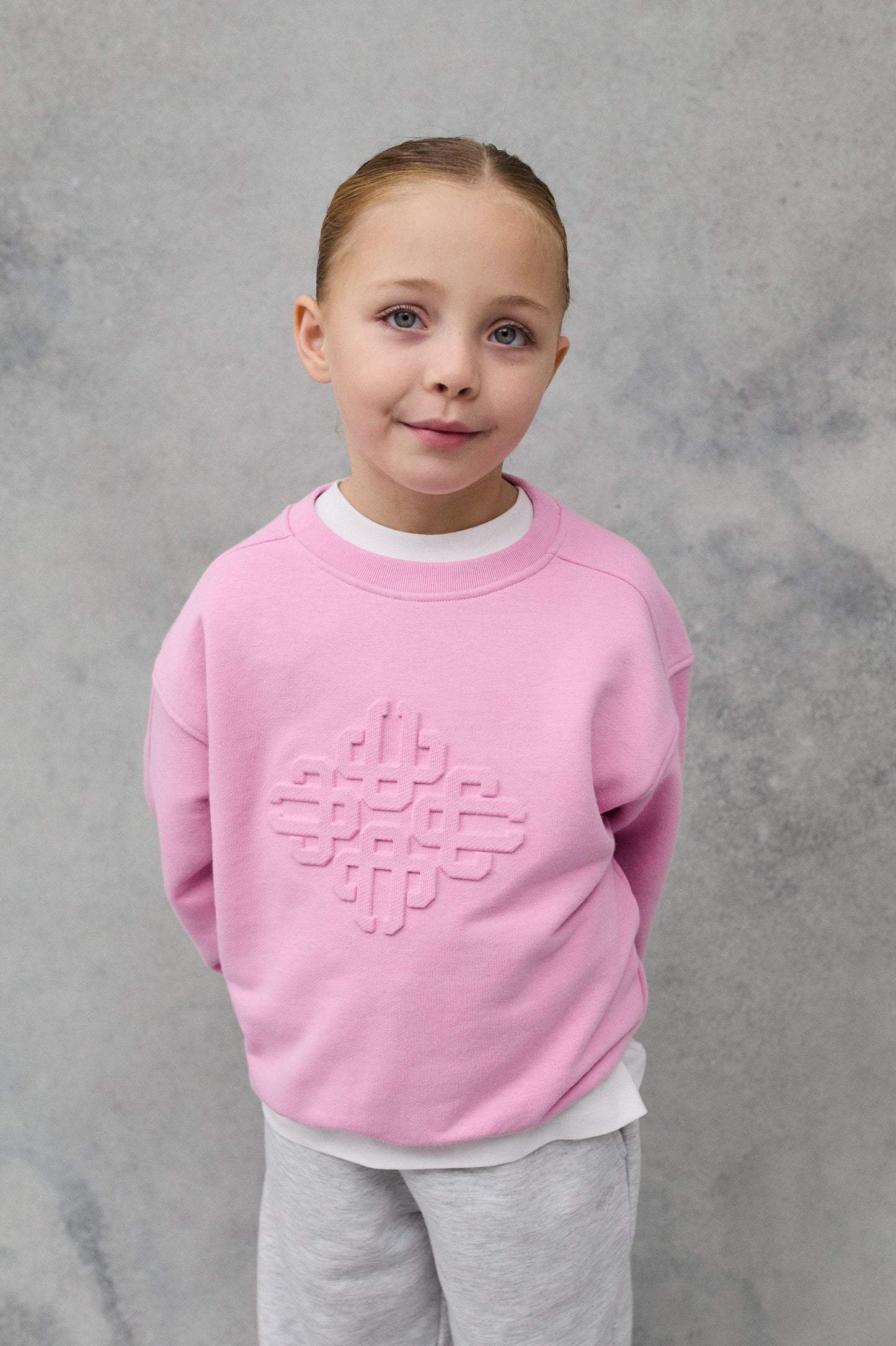 KIDS EMBOSSED EMBLEM SWEATSHIRT - PINK