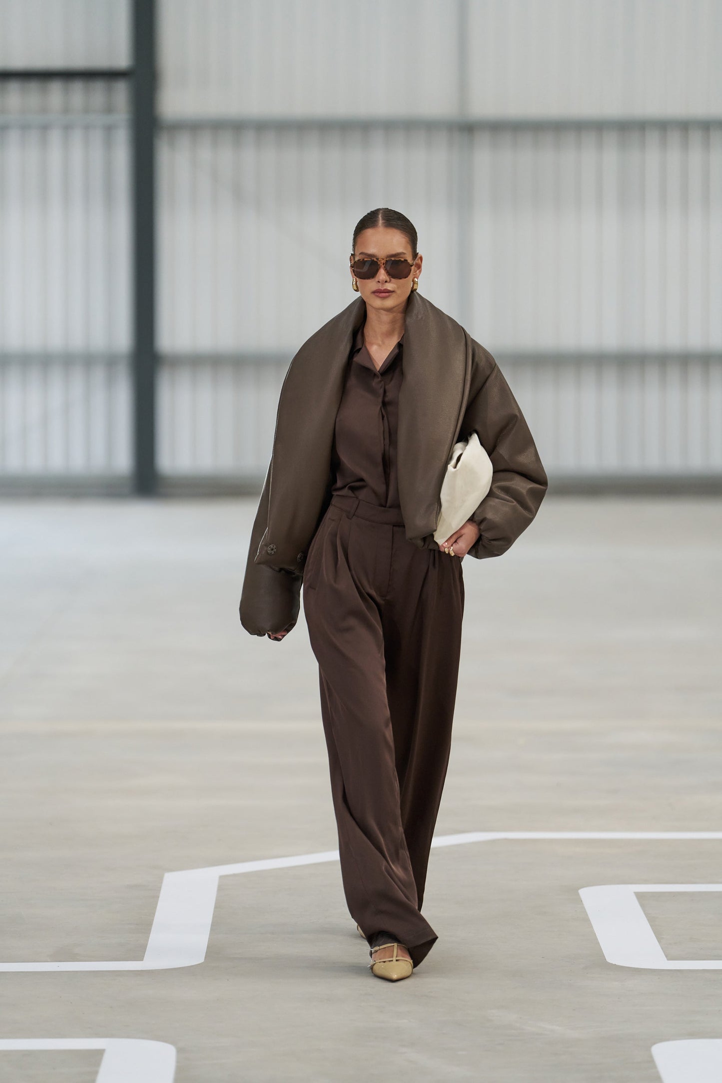 SATIN TAILORED RELAXED SHIRT - DEEP CHOCOLATE