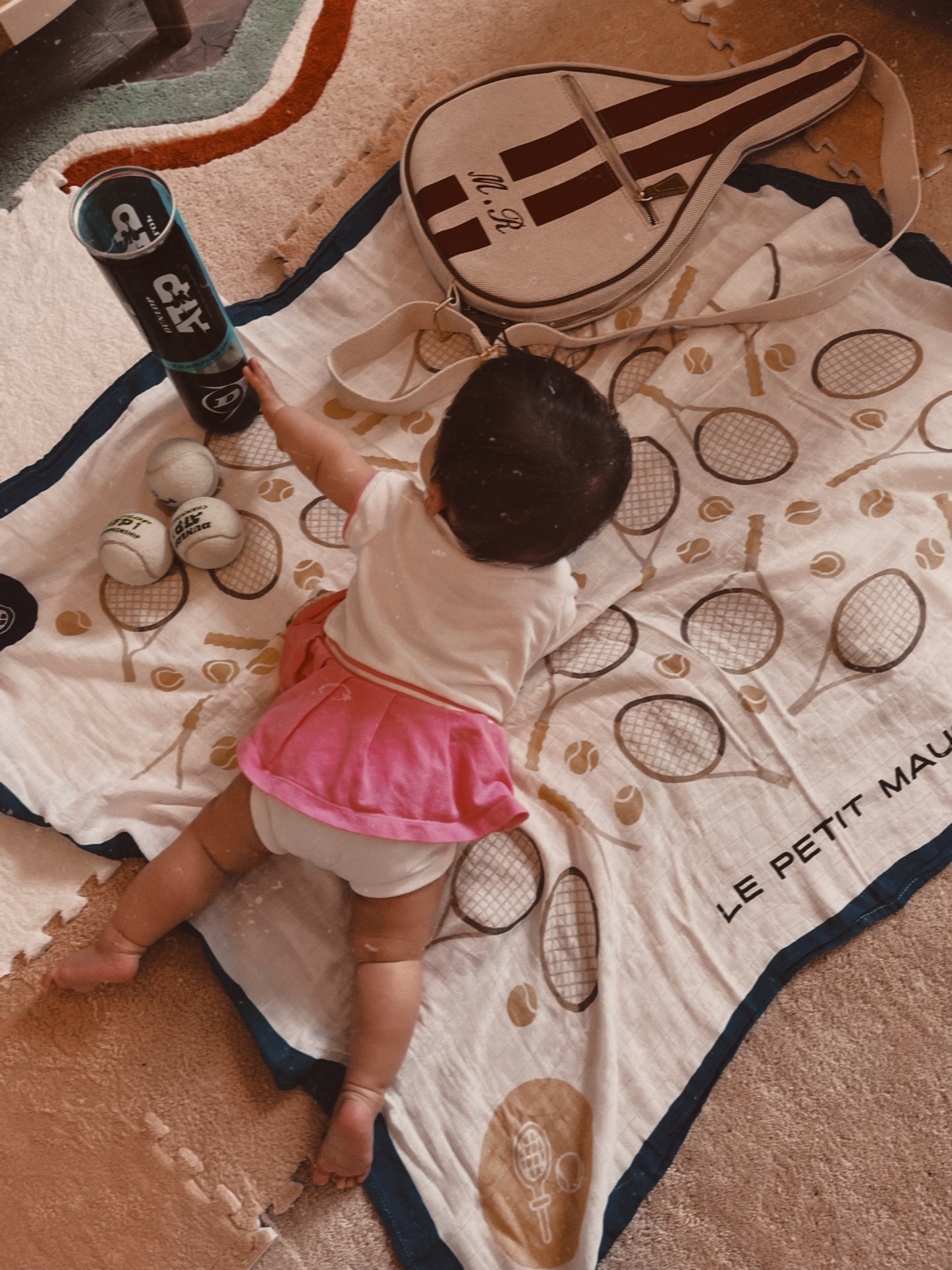 SWADDLE GIFT SET: THE BABY GO-GETTER