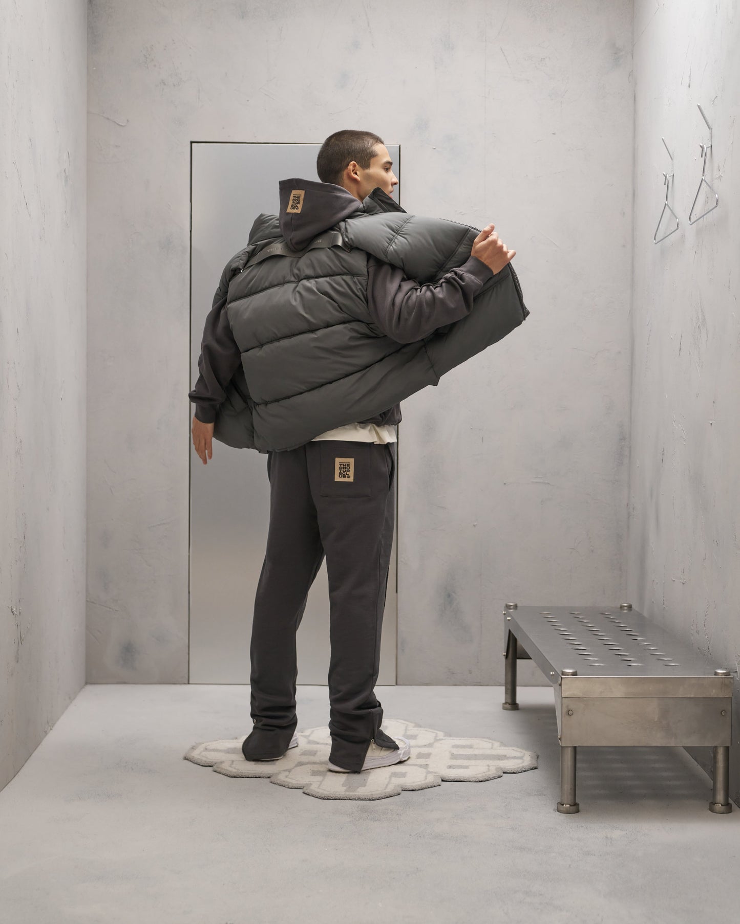 ESSENTIALS MATTE GILET - CHARCOAL
