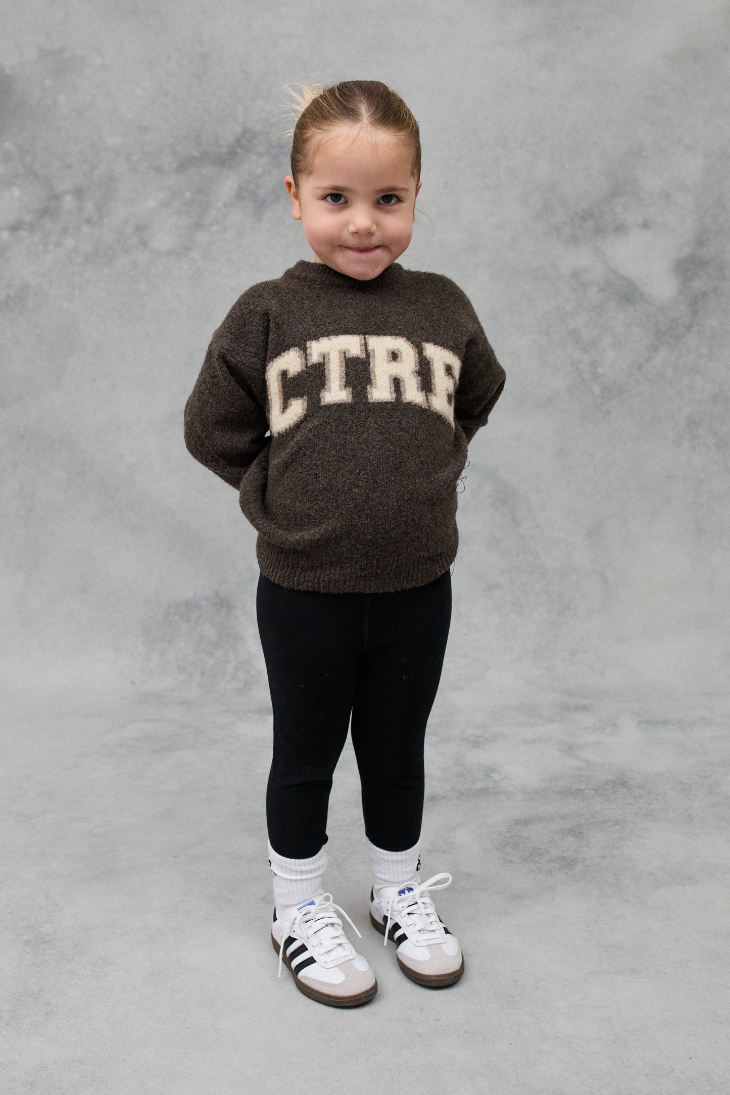 JNR CTRE KNIT SWEATSHIRT - BROWN
