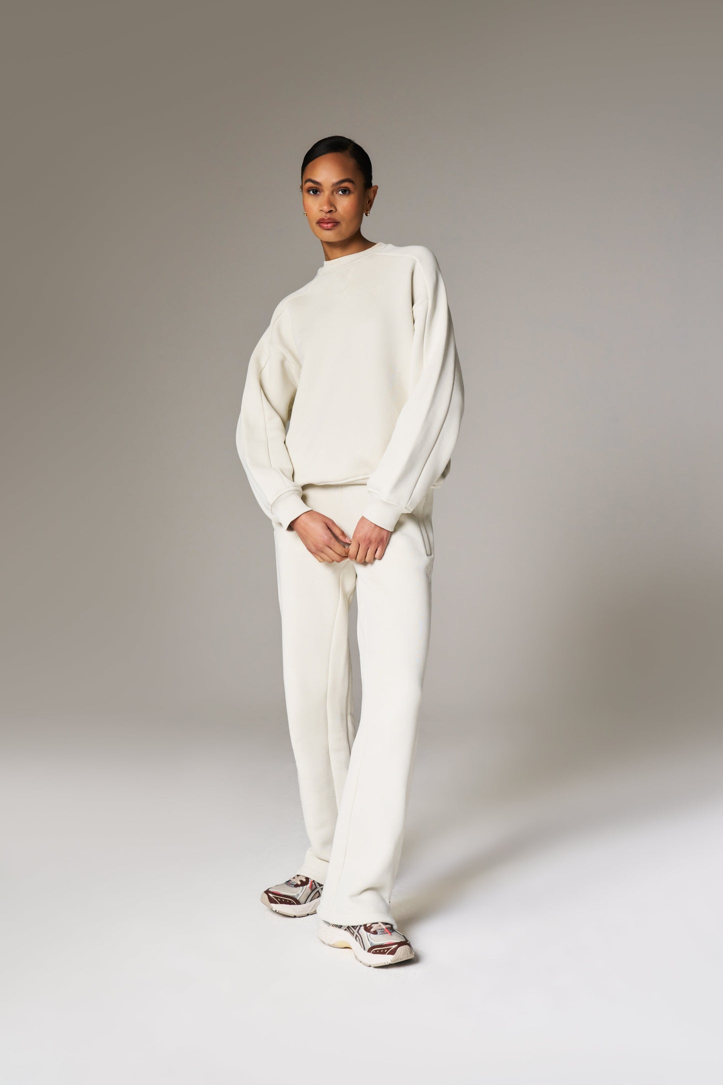 LAUNDERED CLASSICS STRAIGHT LEG JOGGERS - ECRU