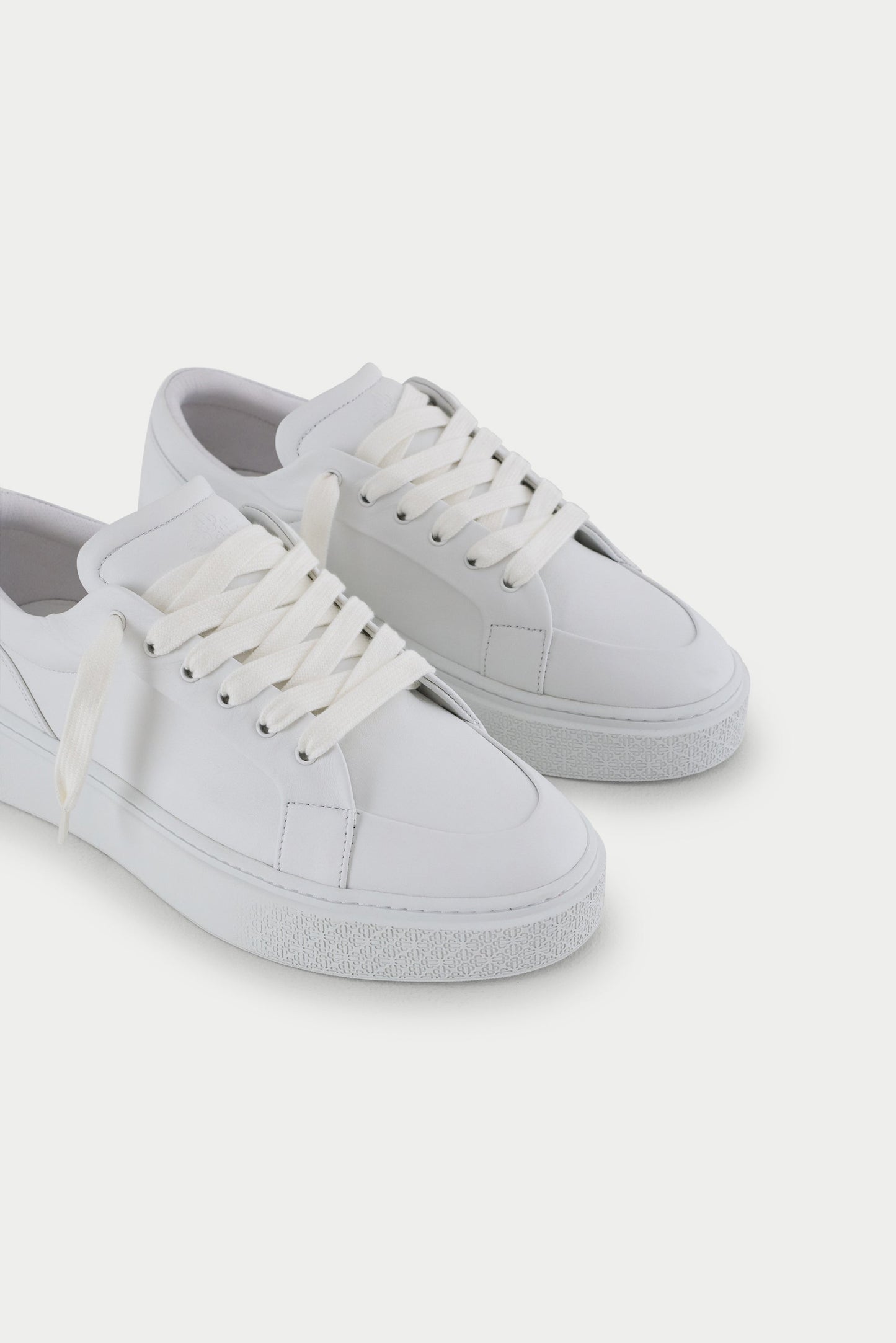 AXIS SNEAKER - CHALK WHITE