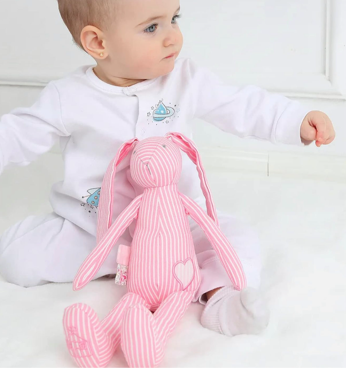 LARA LAPIN AND 2 SWADDLES LUXURY GIFT SET