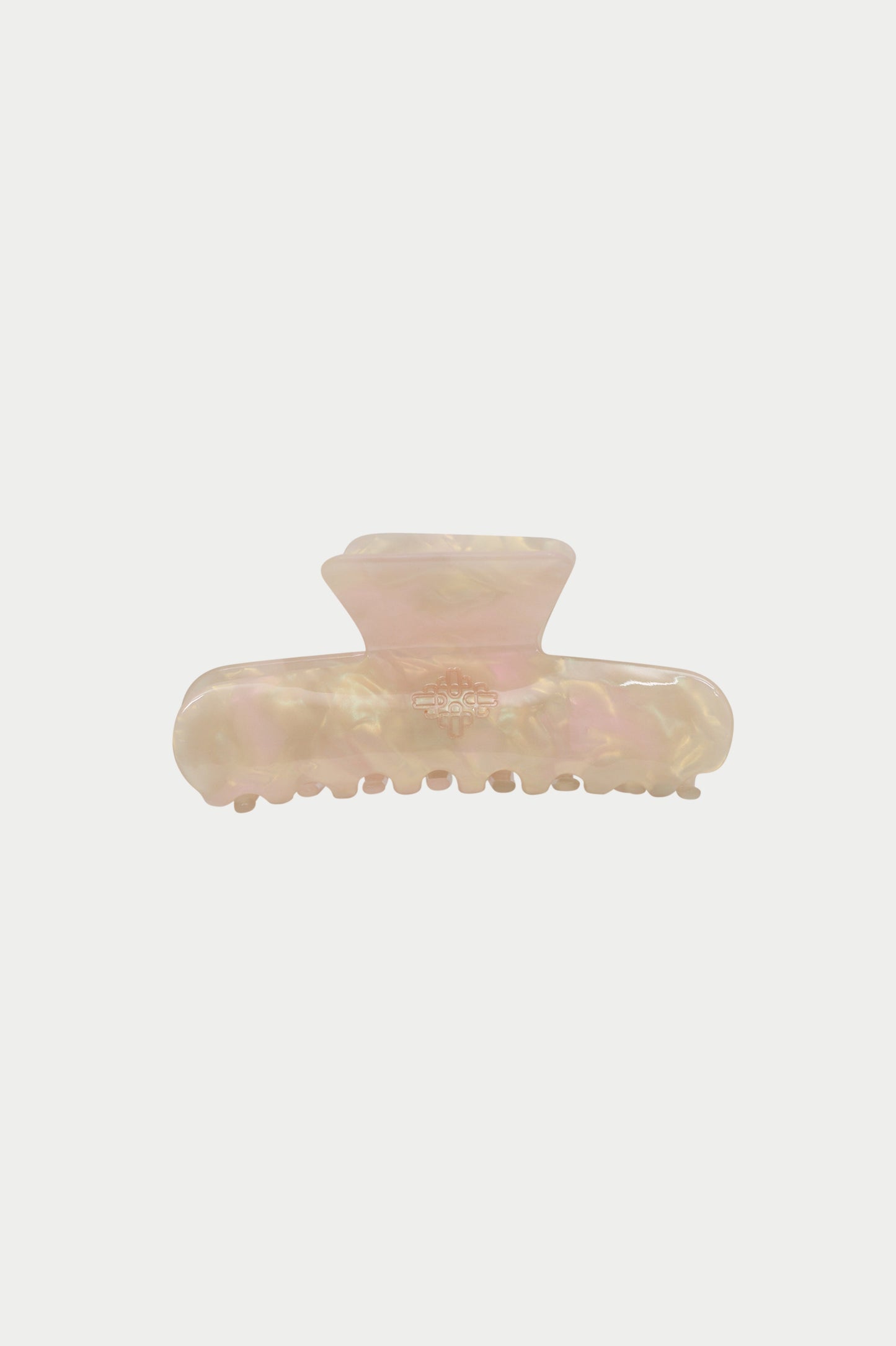 TORTOISESHELL EMBLEM CLAW CLIP - PEARL