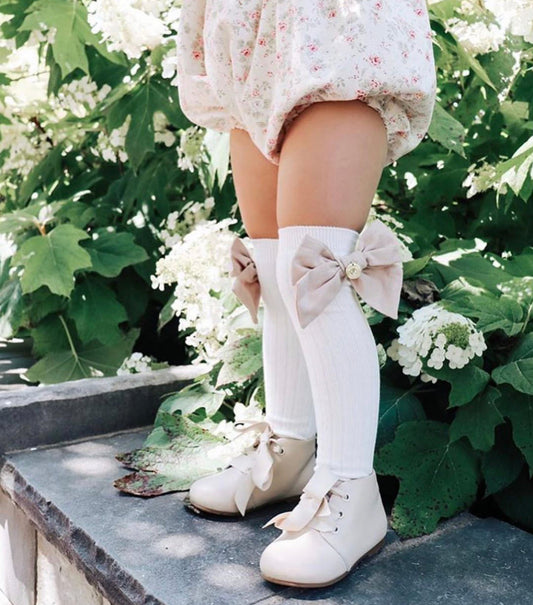 Petit Maison Emma Linen Bow Socks - Rose & Albert