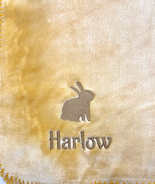 Mother’s Day Personalised Microfibre Sofa Blanket Throw for Mum/Mummy – Custom Name Embroidered – Super Soft Luxury Cozy Couch & Bed Throw – Gift Boxed in Tissue Paper – Perfect Mum/New Mum/Nana Gift – 120x160cm, 460gsm – Machine Washable – Made in UK
