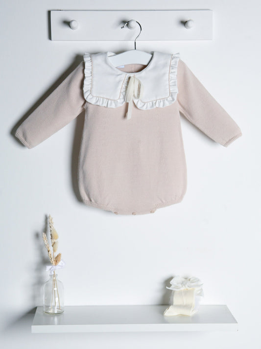 Baby Mabel beige knitted romper with bib collar - Rose & Albert