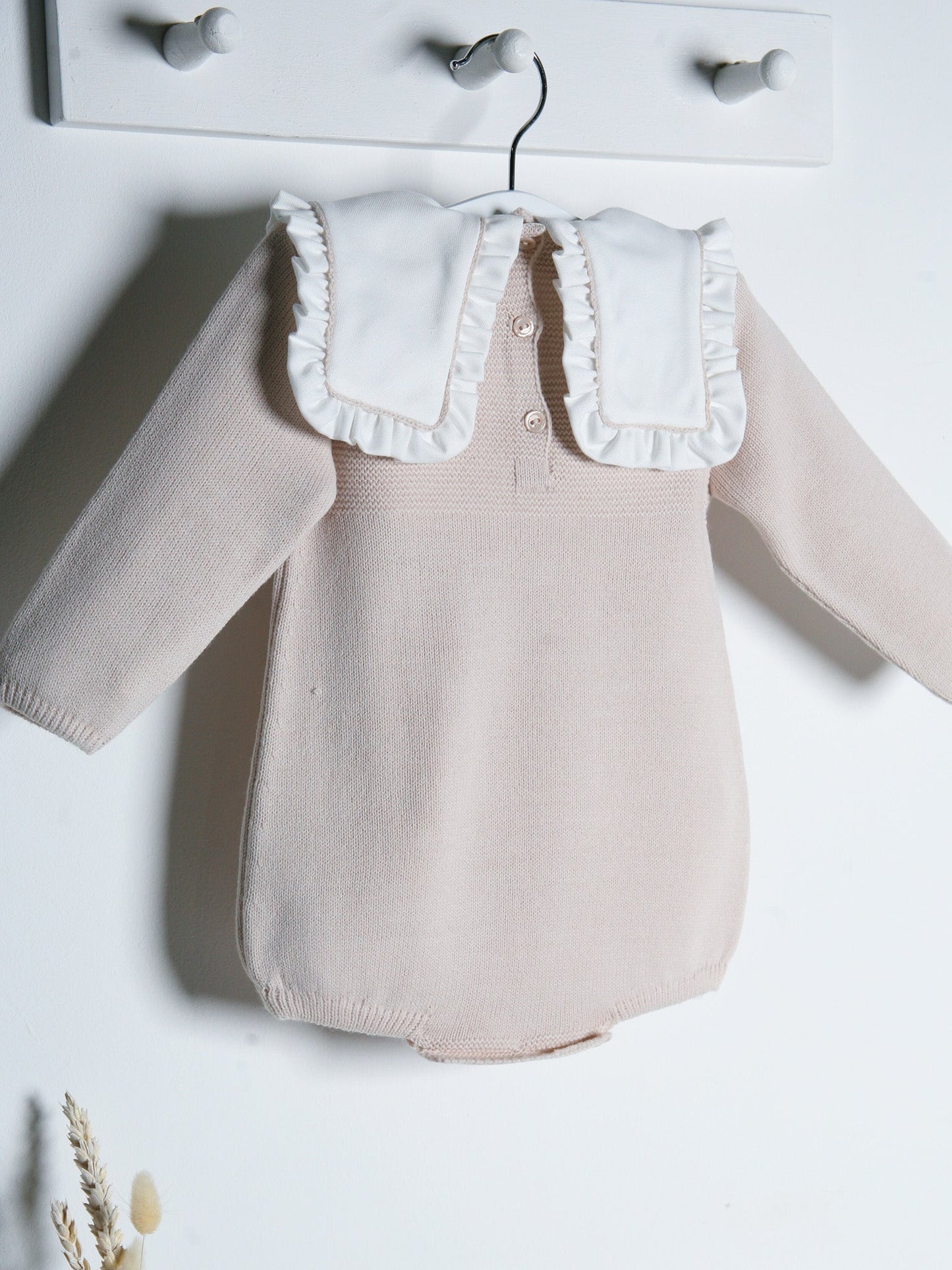 Baby Mabel beige knitted romper with bib collar - Rose & Albert