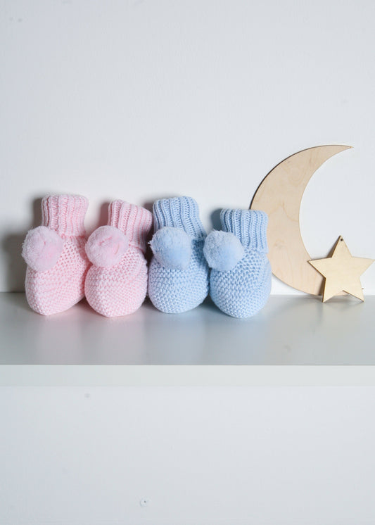 Wedoble Knitted Pom Booties in Pink