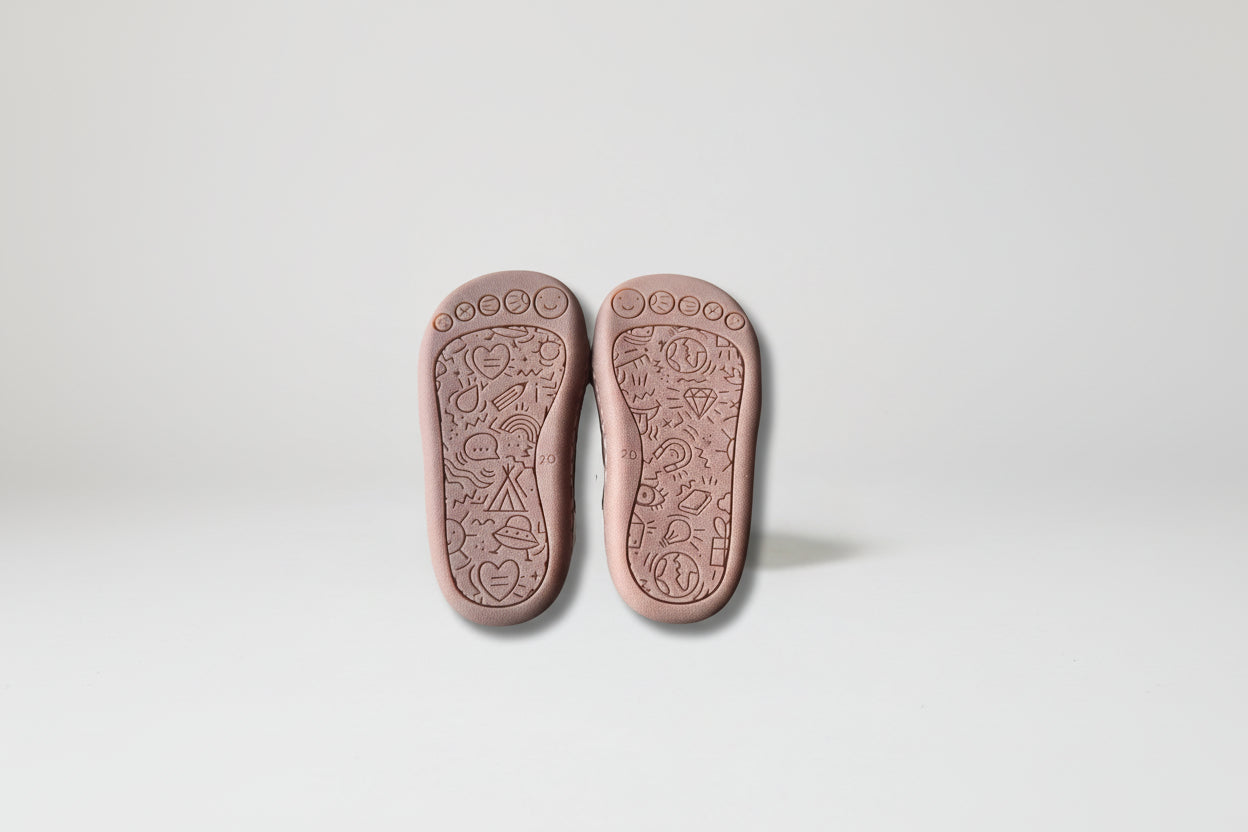 Jett Infant Barefoot Shoe Off White
