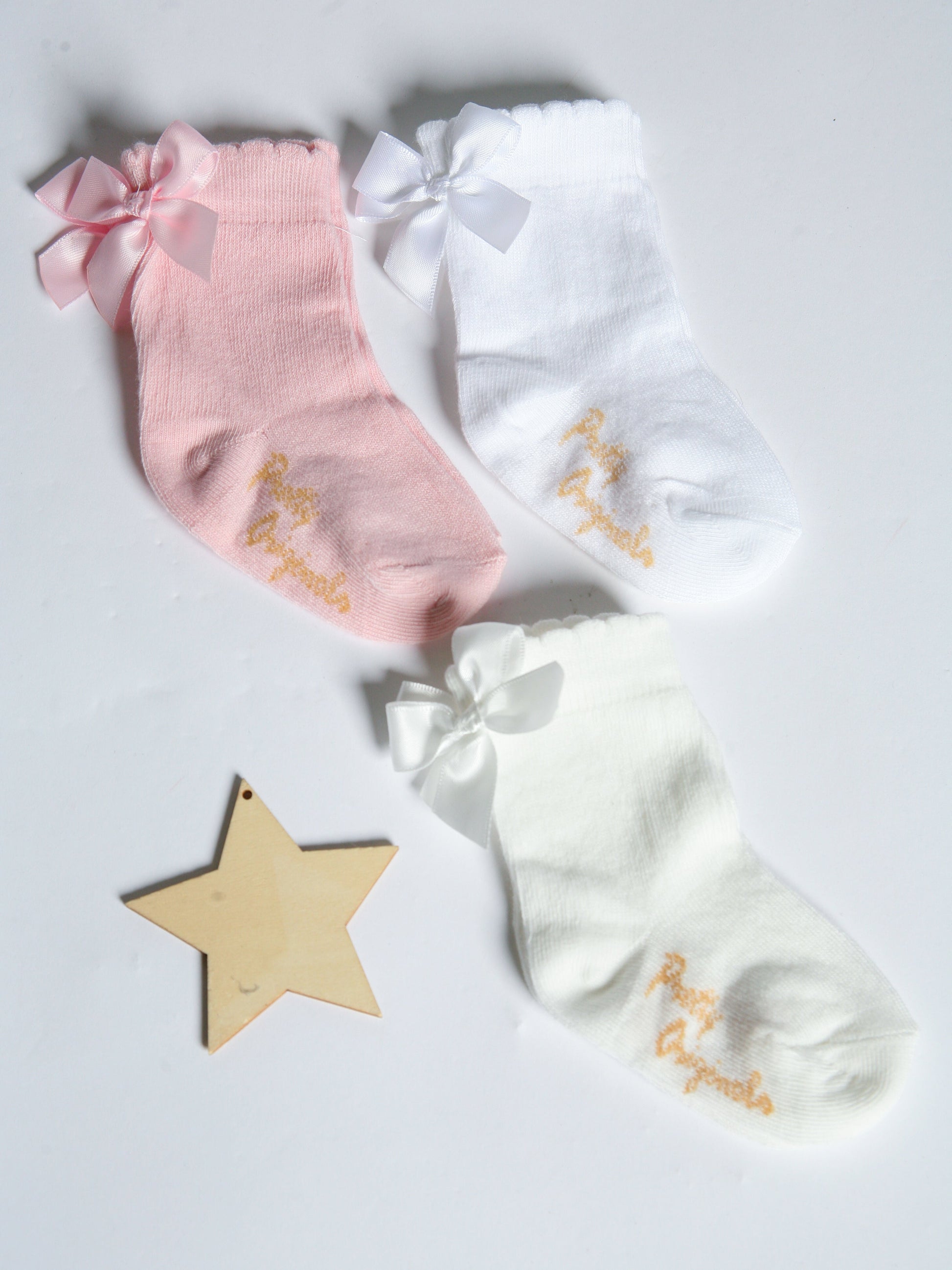 Pretty Originals White Bow Ankle Socks - Rose & Albert
