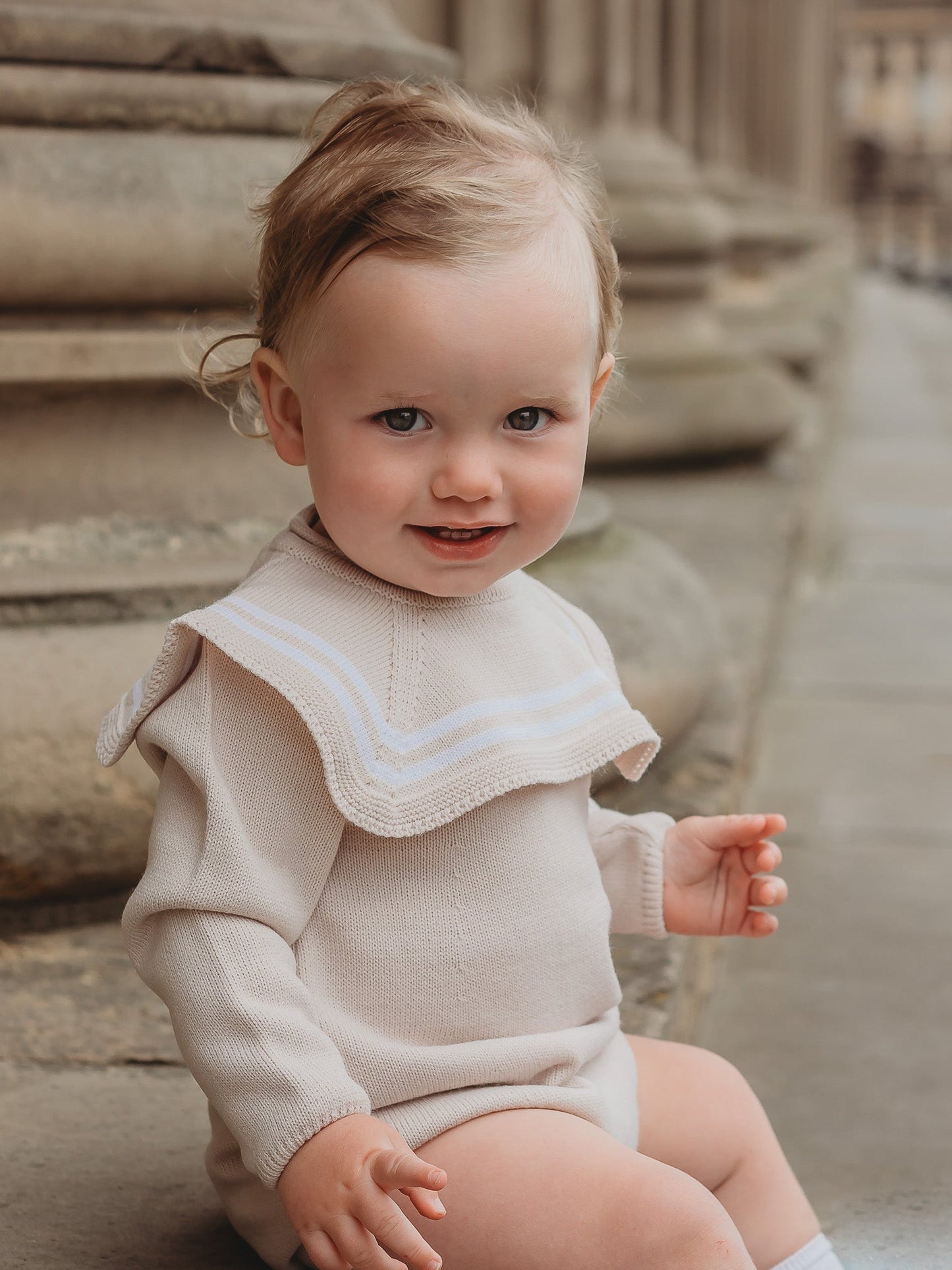 'Finn' beige & white knitted romper with sailor collar - Rose & Albert